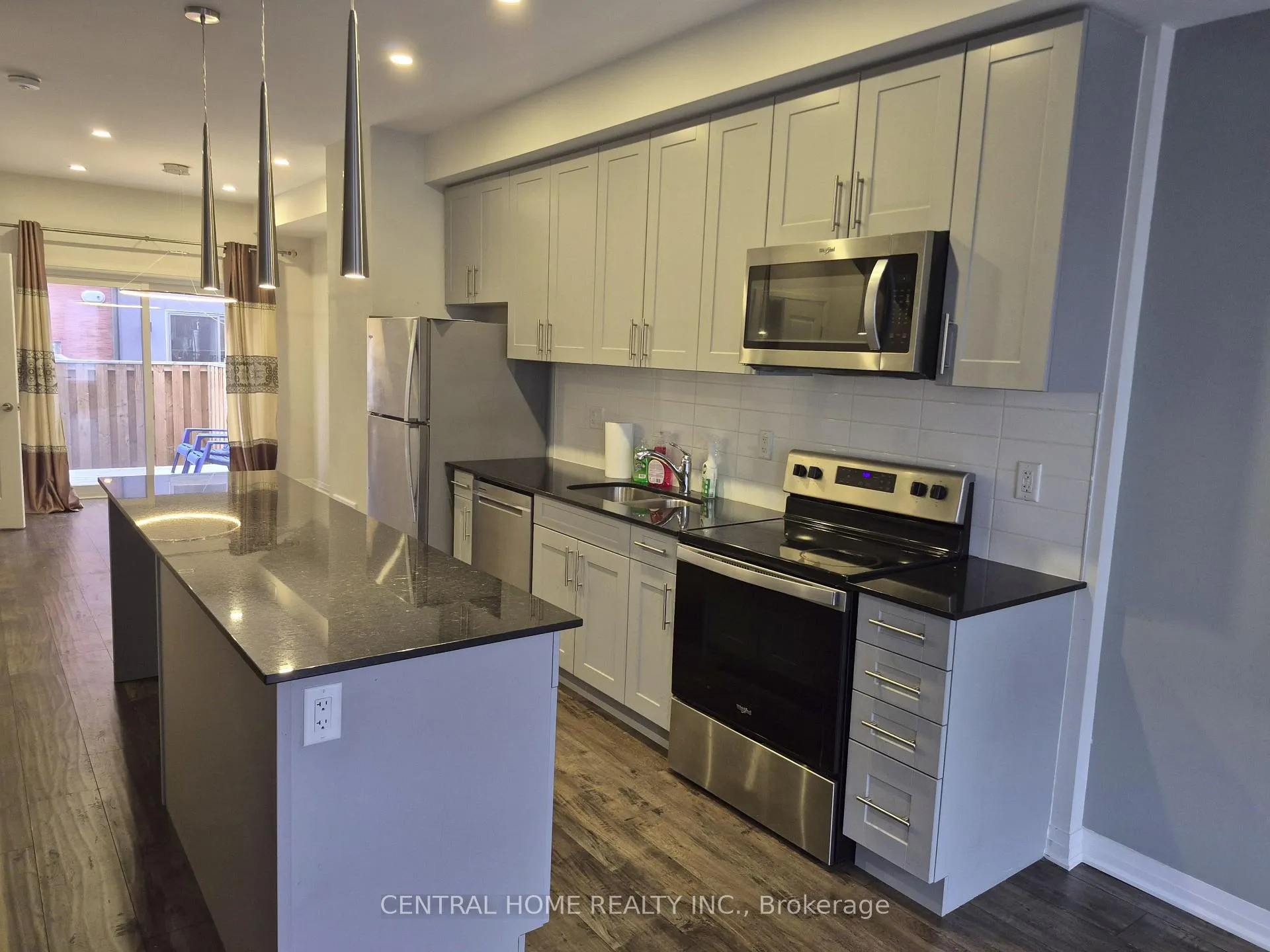 Photo 2 of 1635 Pleasure Valley Path, Oshawa, Samac — HOMEH