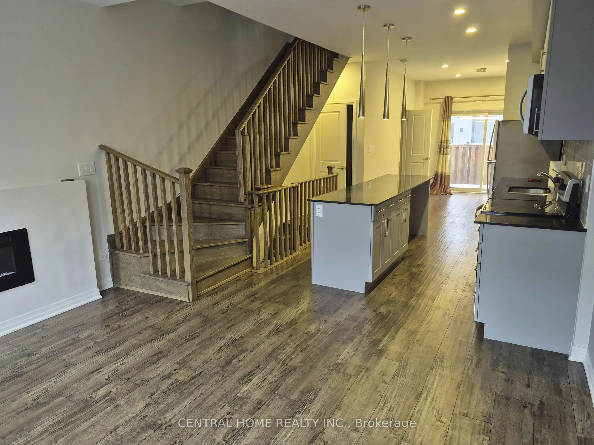 Photo 3 of 1635 Pleasure Valley Path, Oshawa, Samac — HOMEH