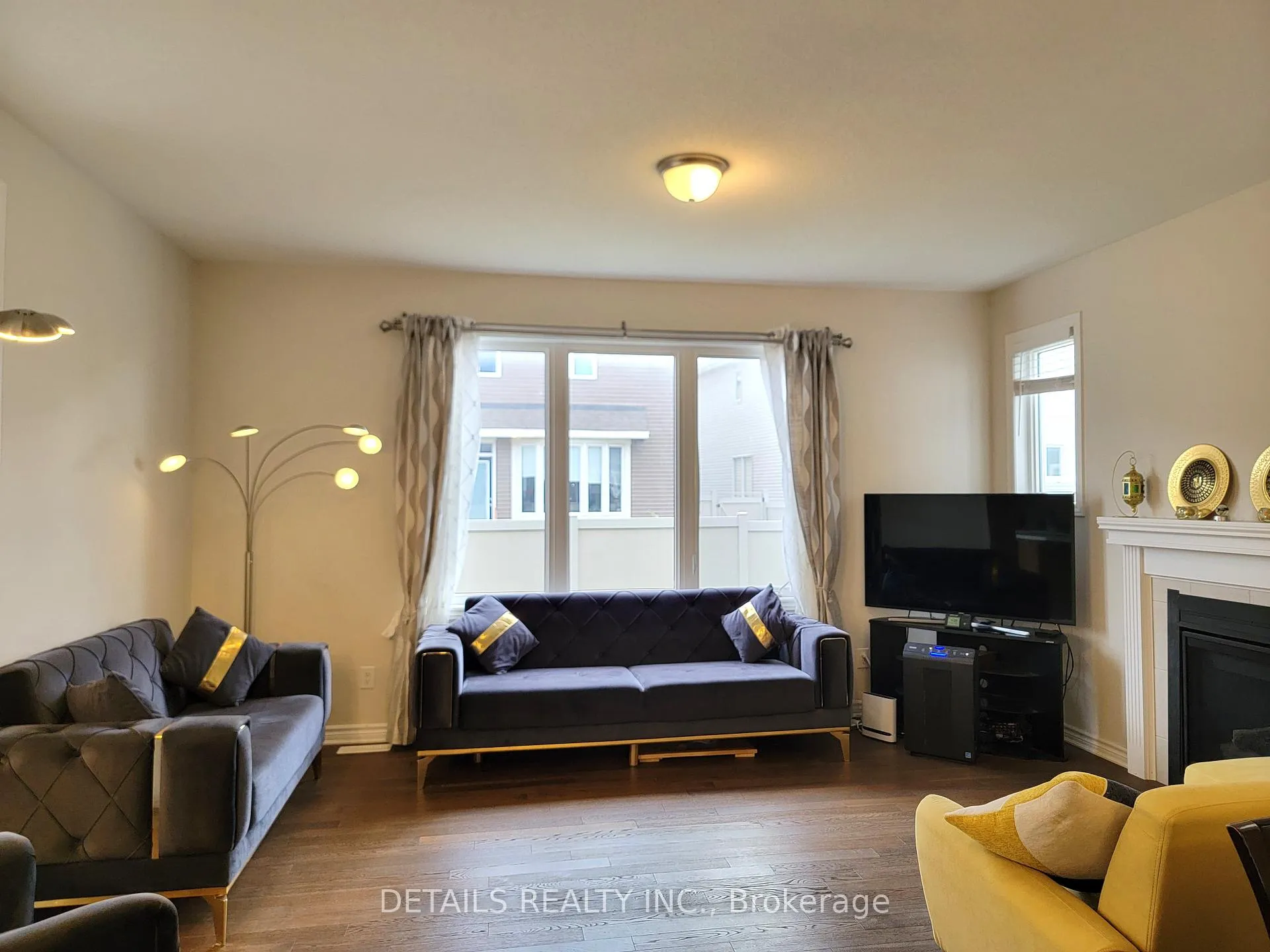 Photo 4 of 180 Cranesbill Road, Ottawa, Kanata - Emerald Meadows/Trailwest — HOMEH