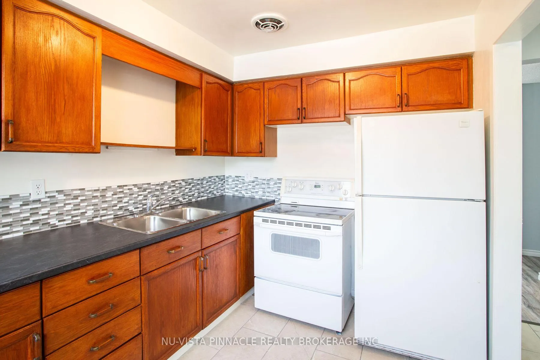 Photo 6 of Unit 126, 40 Summit Avenue, London, North N — HOMEH