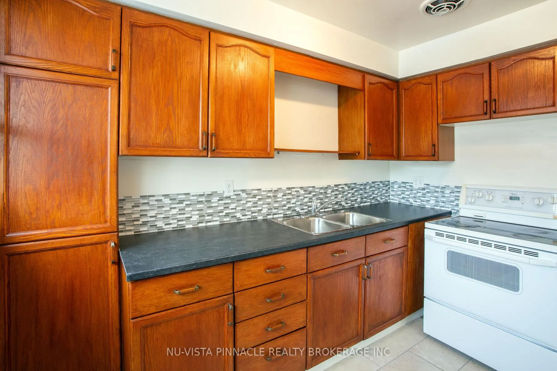 Photo 7 of Unit 126, 40 Summit Avenue, London, North N — HOMEH