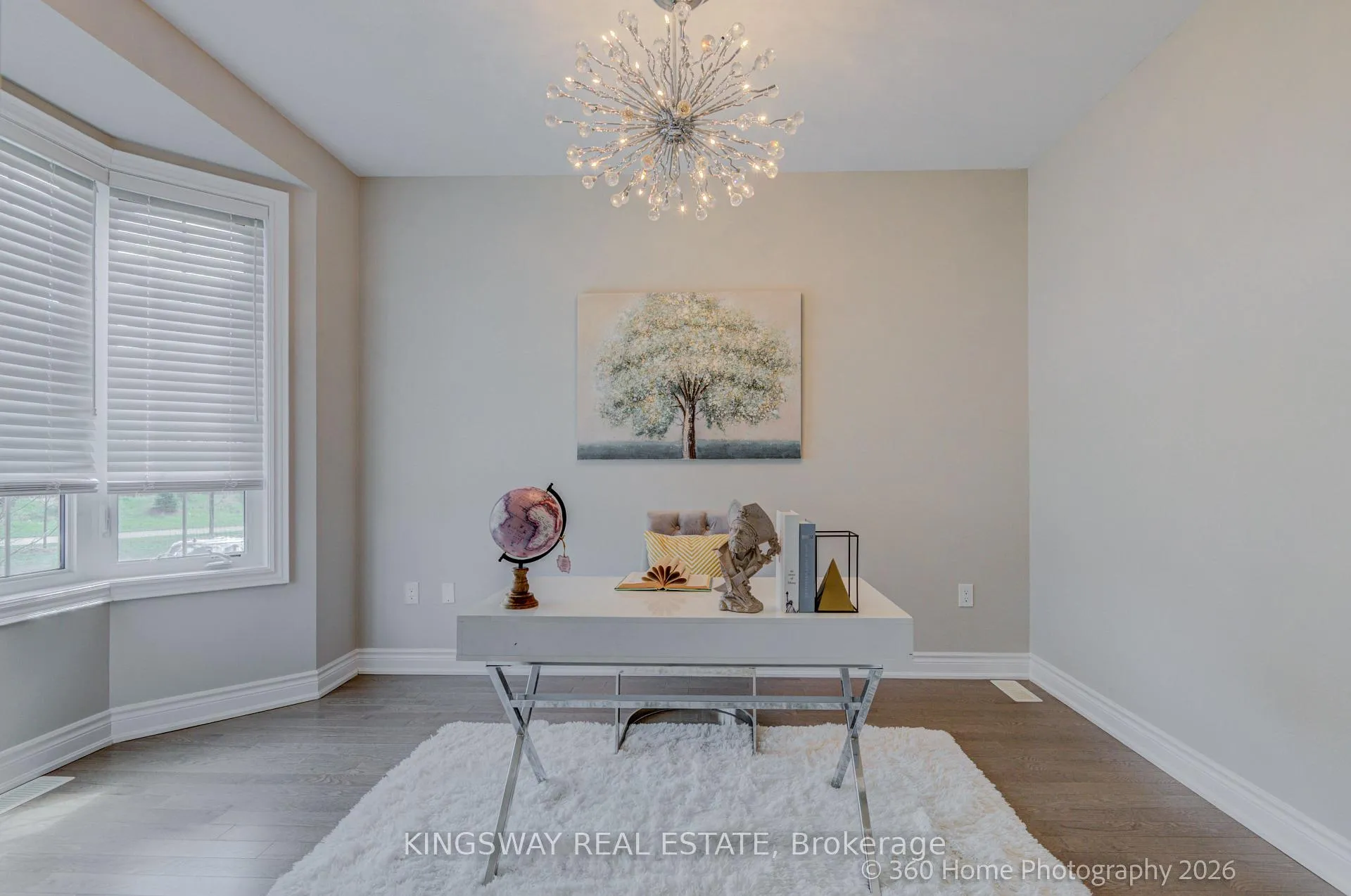 Photo 4 of 94 Factor Street, Vaughan, Kleinburg — HOMEH