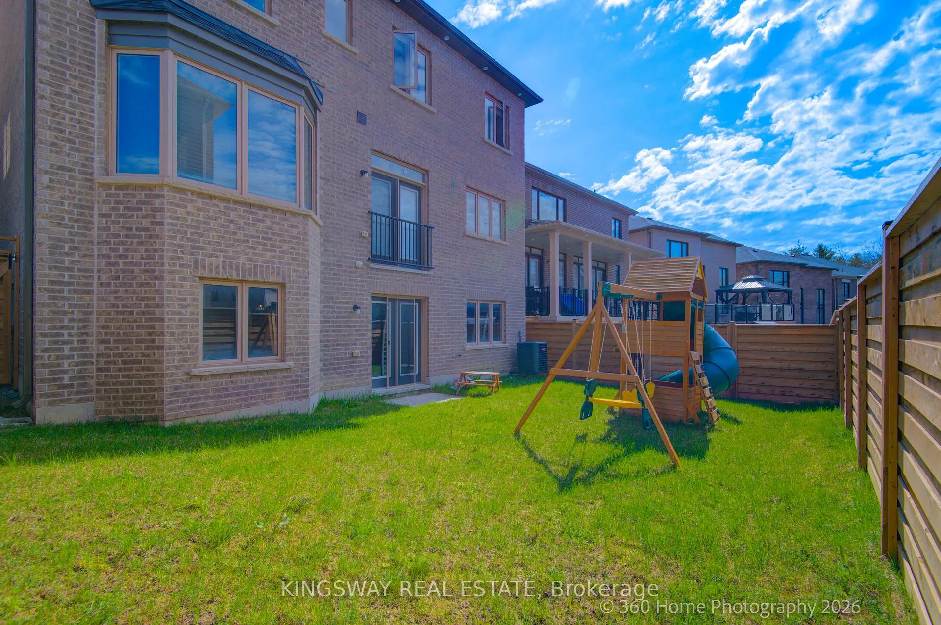 Photo 41 of 94 Factor Street, Vaughan, Kleinburg — HOMEH