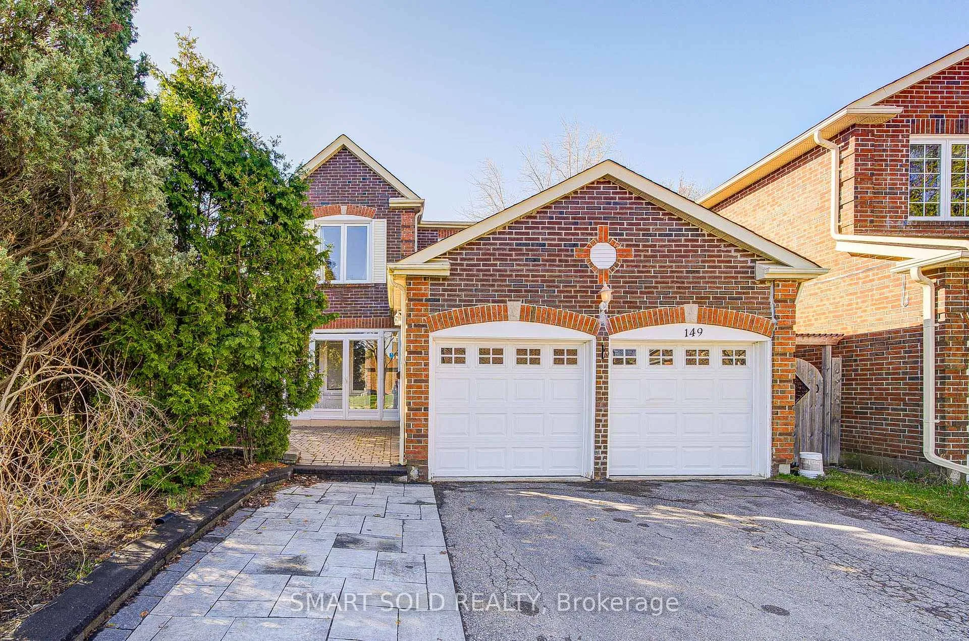 Front of 149 Heatherton Way