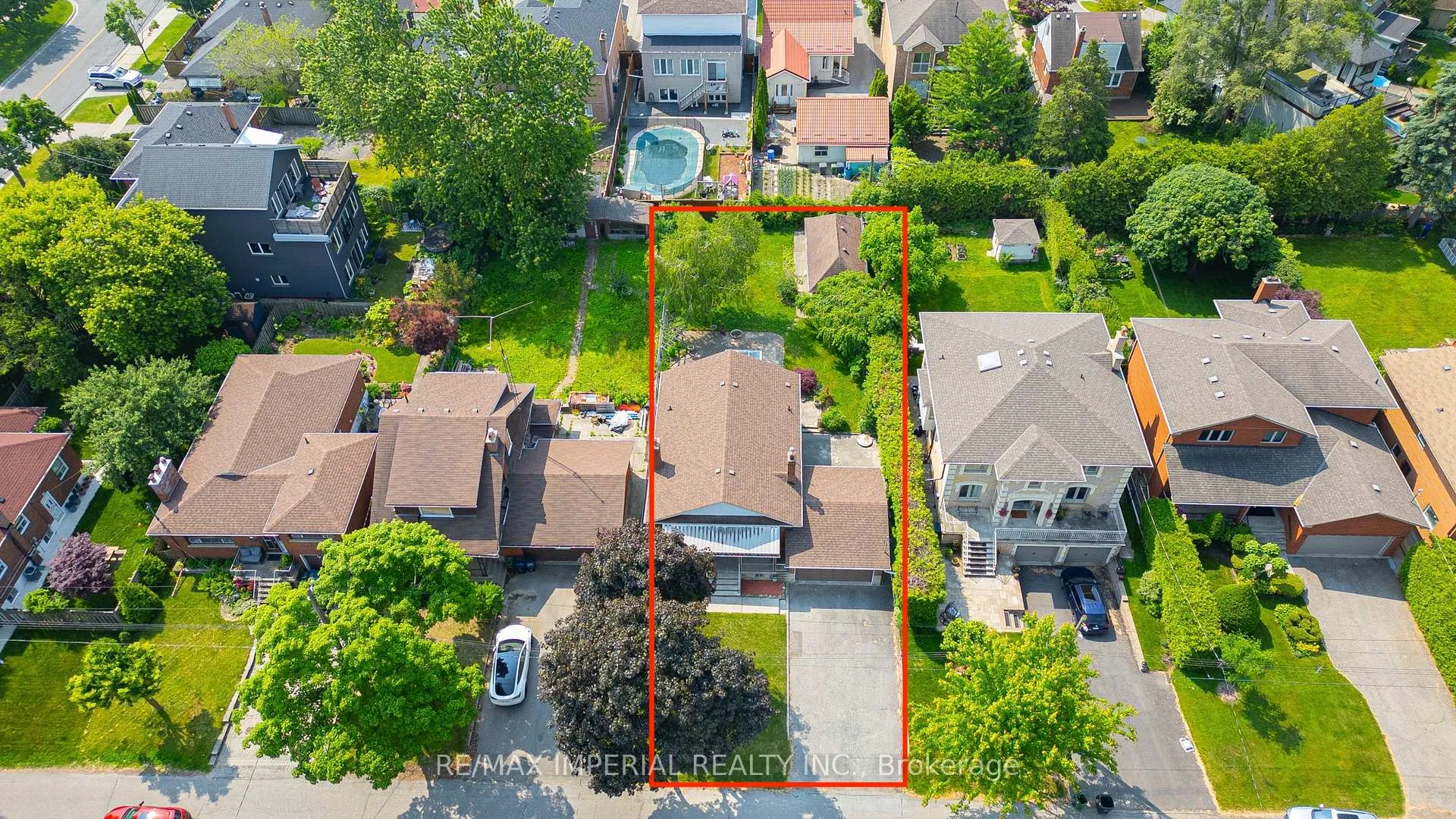 Photo 2 of 7 Doddington Drive, Etobicoke, Stonegate-Queensway — HOMEH