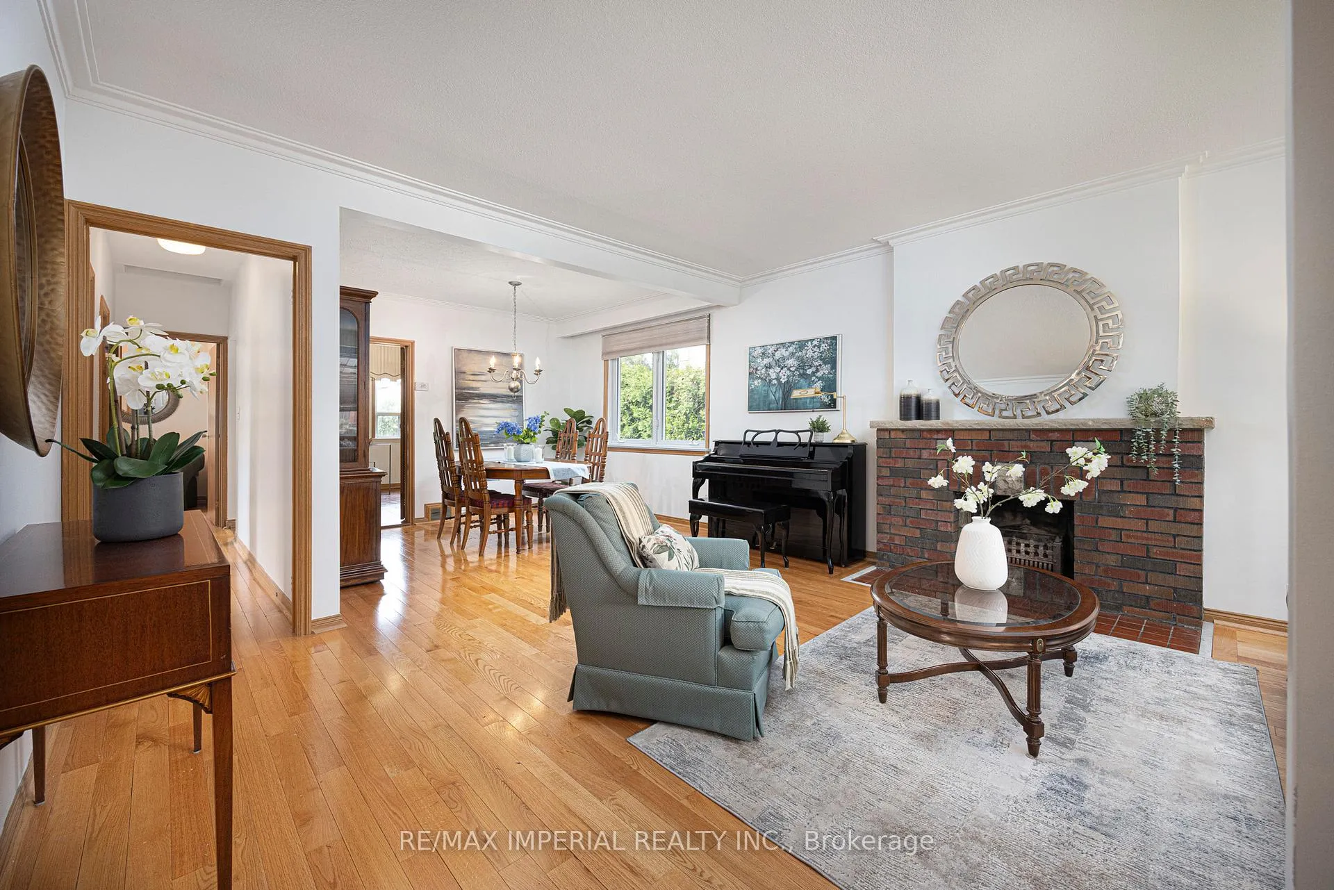Photo 5 of 7 Doddington Drive, Etobicoke, Stonegate-Queensway — HOMEH