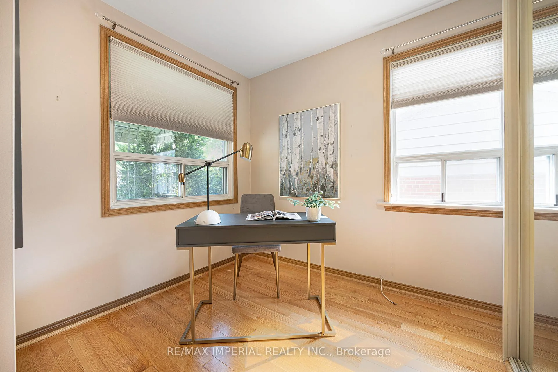 Photo 13 of 7 Doddington Drive, Etobicoke, Stonegate-Queensway — HOMEH