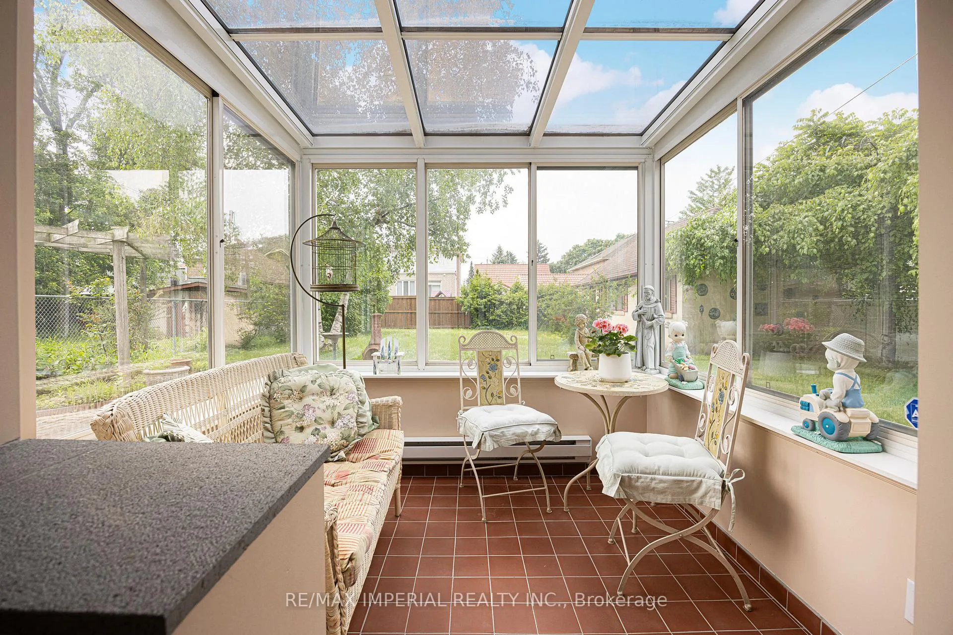 Photo 18 of 7 Doddington Drive, Etobicoke, Stonegate-Queensway — HOMEH