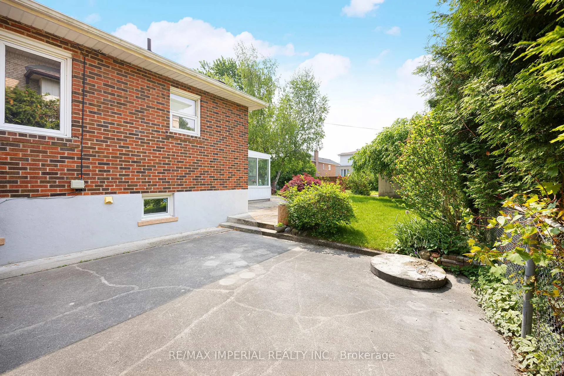 Photo 29 of 7 Doddington Drive, Etobicoke, Stonegate-Queensway — HOMEH