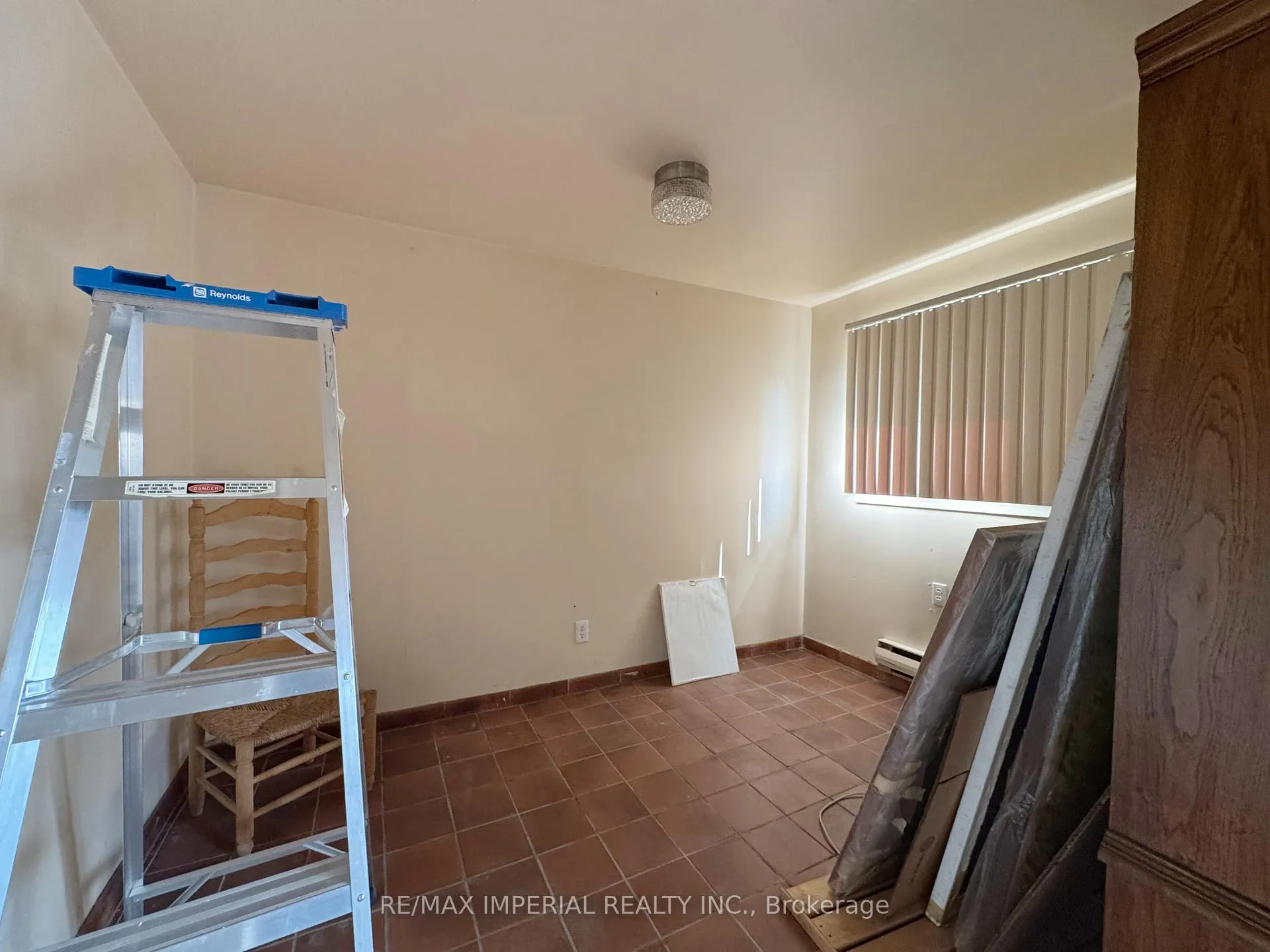 Photo 33 of 7 Doddington Drive, Etobicoke, Stonegate-Queensway — HOMEH