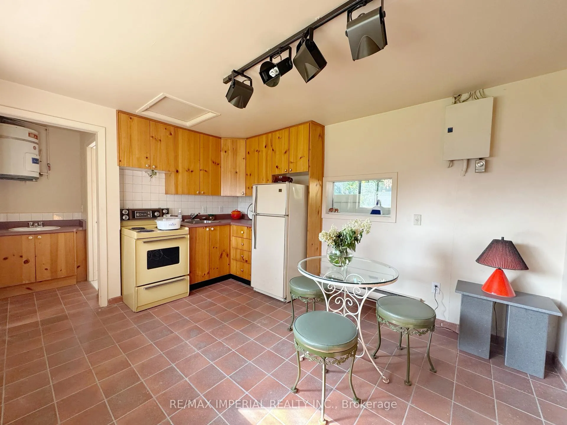 Photo 34 of 7 Doddington Drive, Etobicoke, Stonegate-Queensway — HOMEH