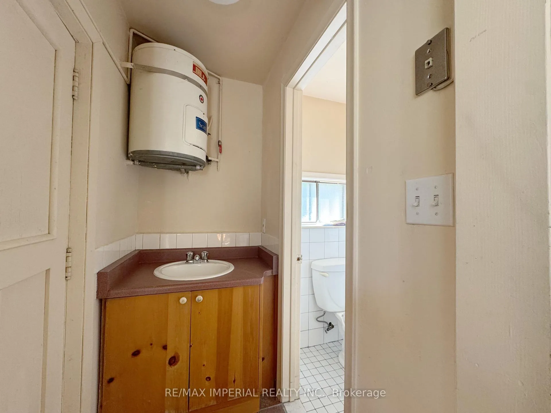 Photo 37 of 7 Doddington Drive, Etobicoke, Stonegate-Queensway — HOMEH