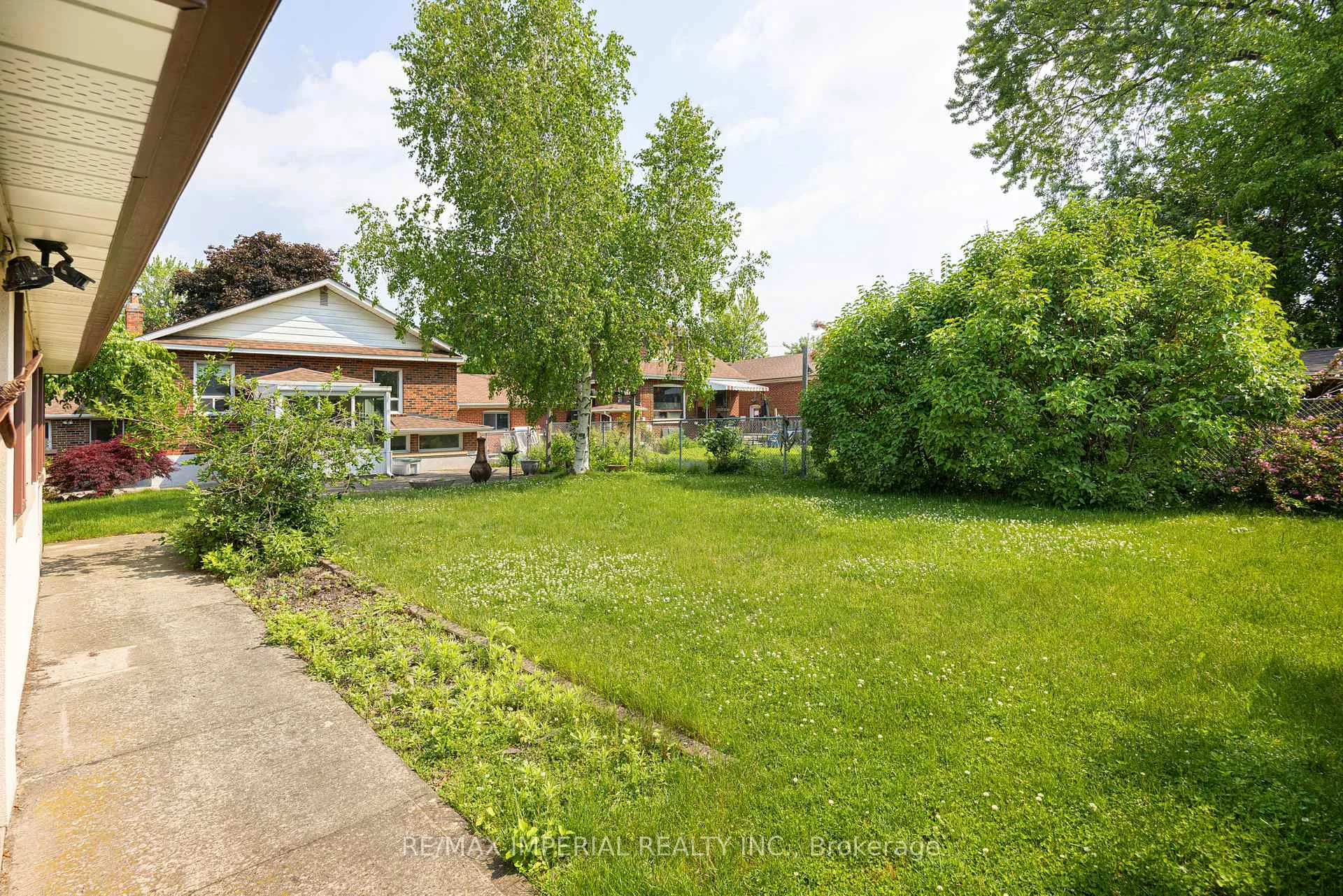 Photo 38 of 7 Doddington Drive, Etobicoke, Stonegate-Queensway — HOMEH