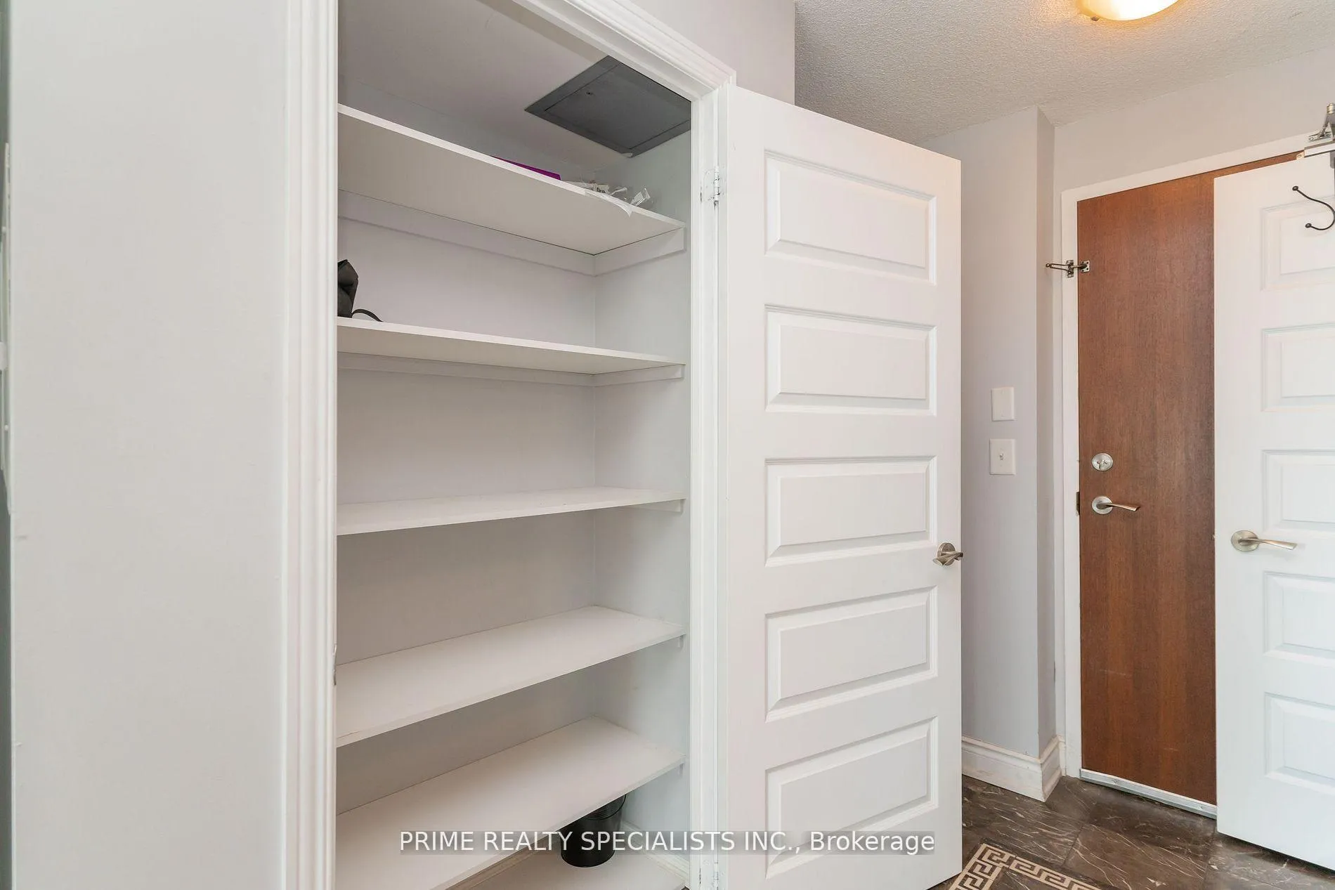 Photo 7 of Unit 2006, 215 Queen Street E, Brampton, Queen Street Corridor — HOMEH