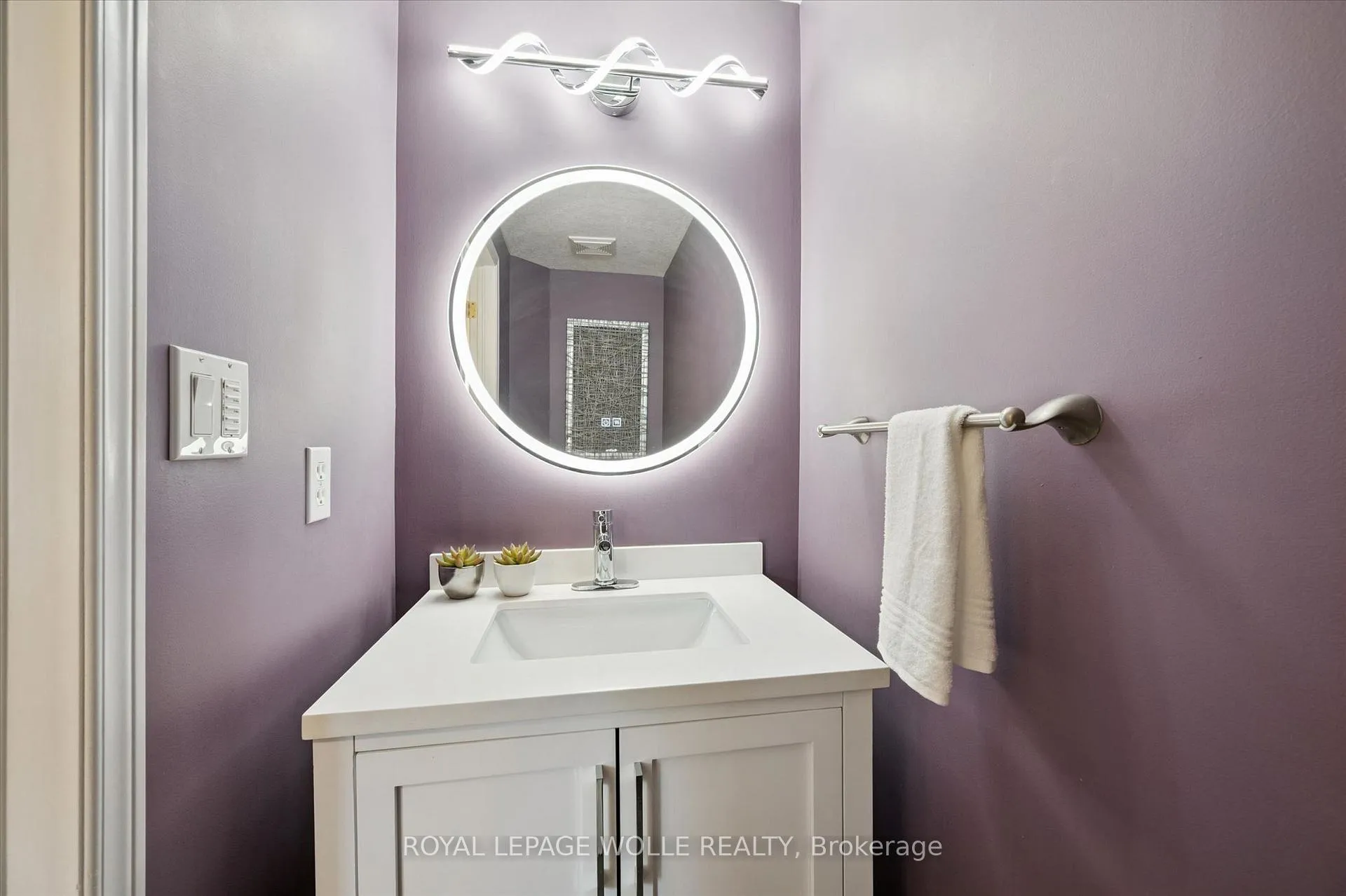 Photo 6 of Unit K61, 85 Bankside Drive, Kitchener — HOMEH