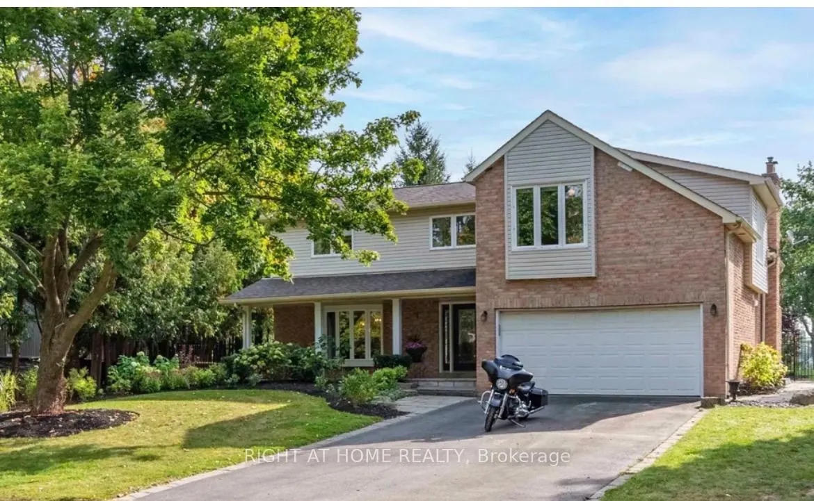 Photo 1 of 67 Moore Park Drive, King, Schomberg — HOMEH