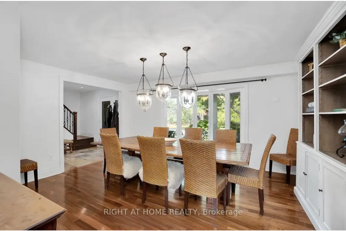 Photo 5 of 67 Moore Park Drive, King, Schomberg — HOMEH