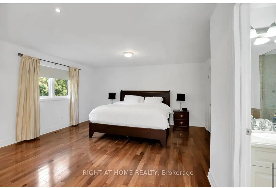 Photo 14 of 67 Moore Park Drive, King, Schomberg — HOMEH