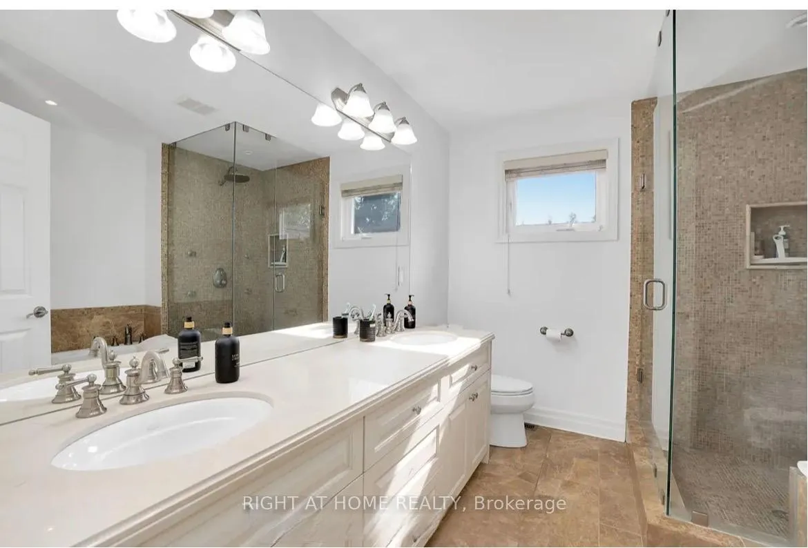 Photo 15 of 67 Moore Park Drive, King, Schomberg — HOMEH