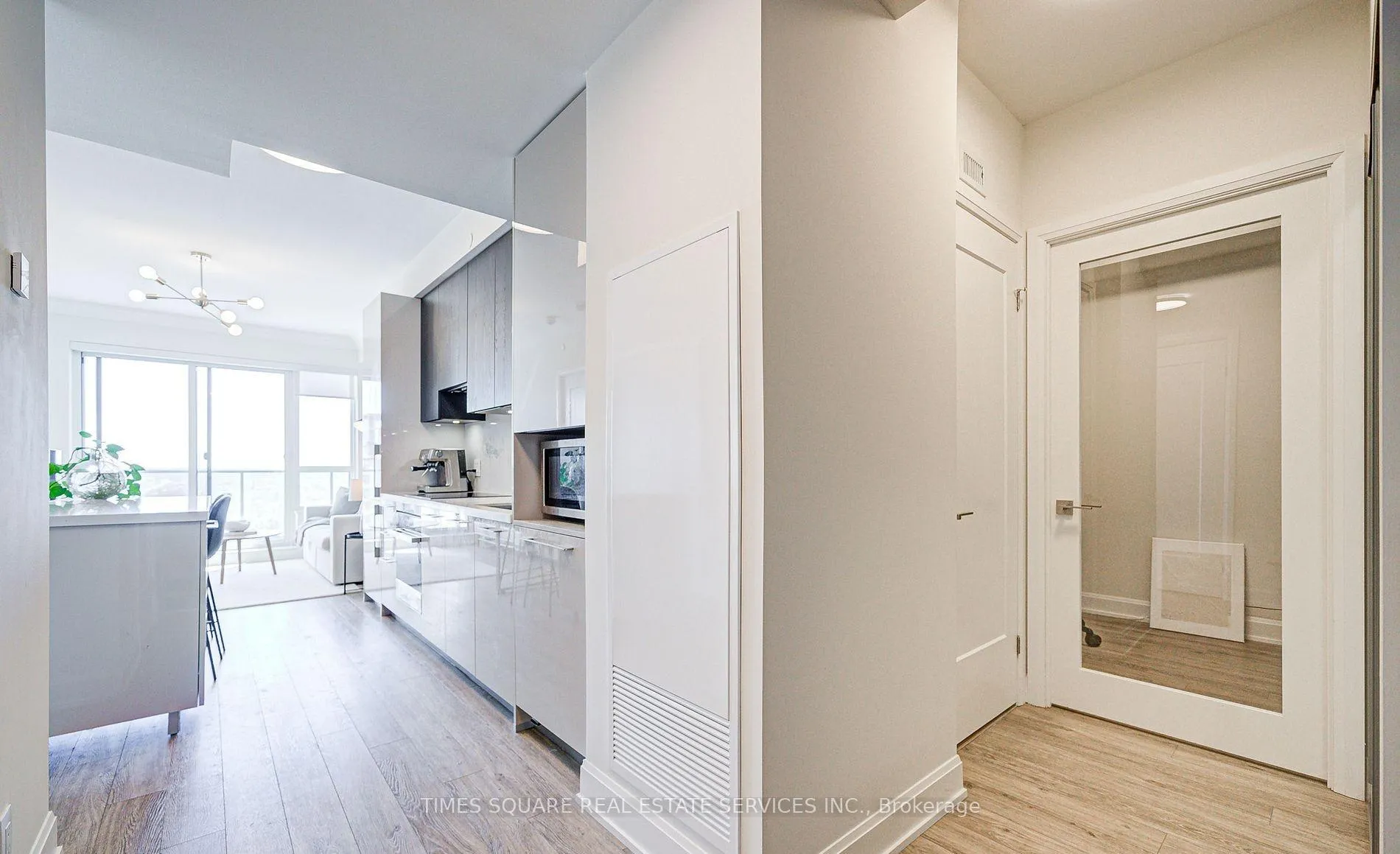 Photo 3 of Unit 3011, 8 Water Walk Drive, Markham, Unionville — HOMEH