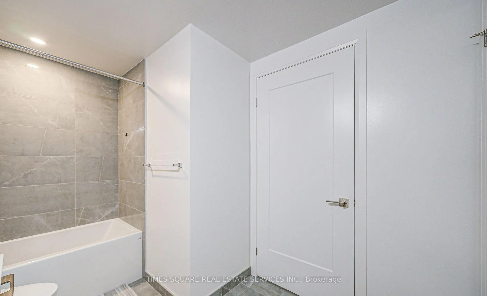 Photo 12 of Unit 3011, 8 Water Walk Drive, Markham, Unionville — HOMEH