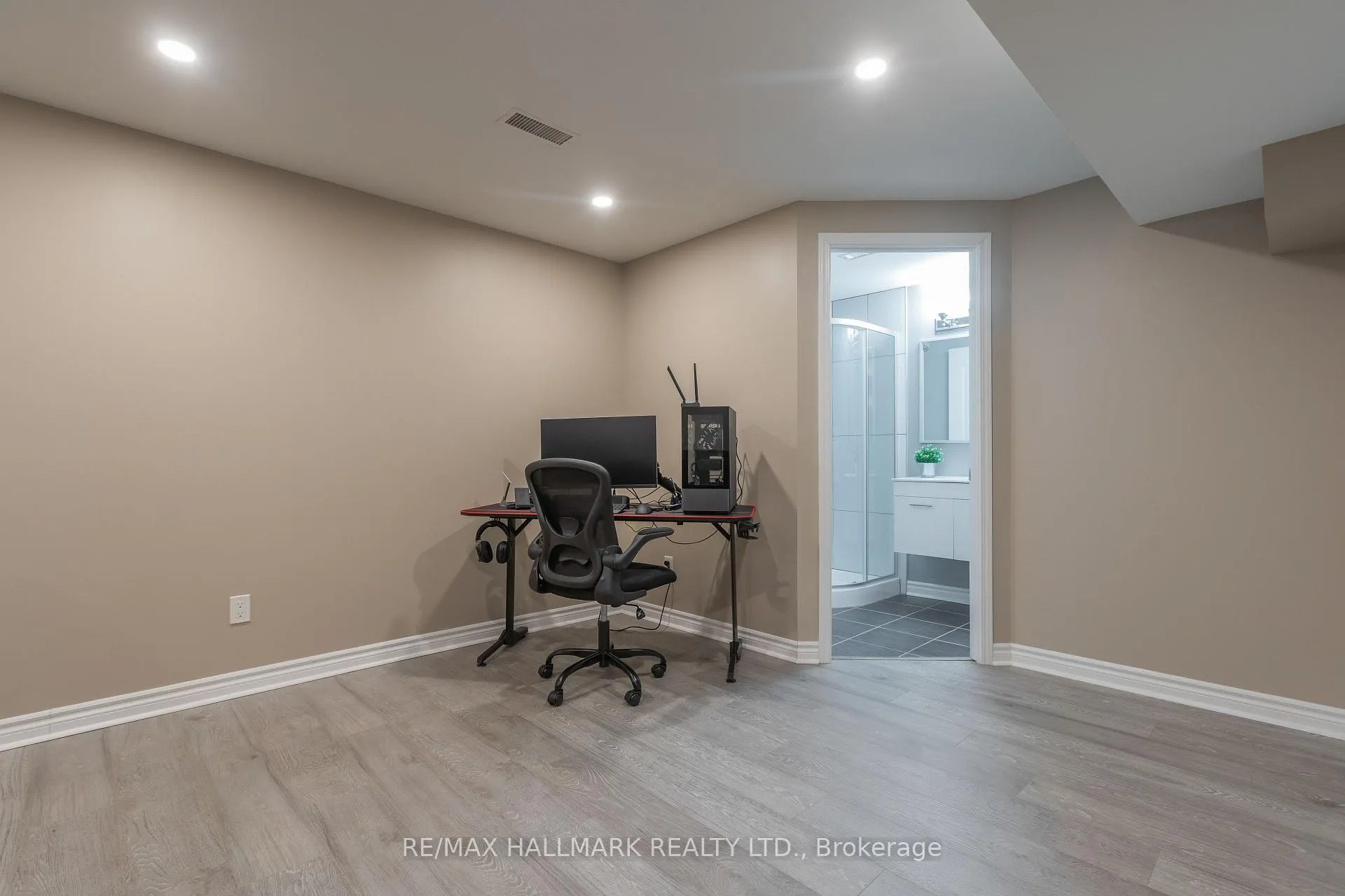 Photo 33 of 24 Begonia Crescent, Brampton, Northwest Sandalwood Parkway — HOMEH