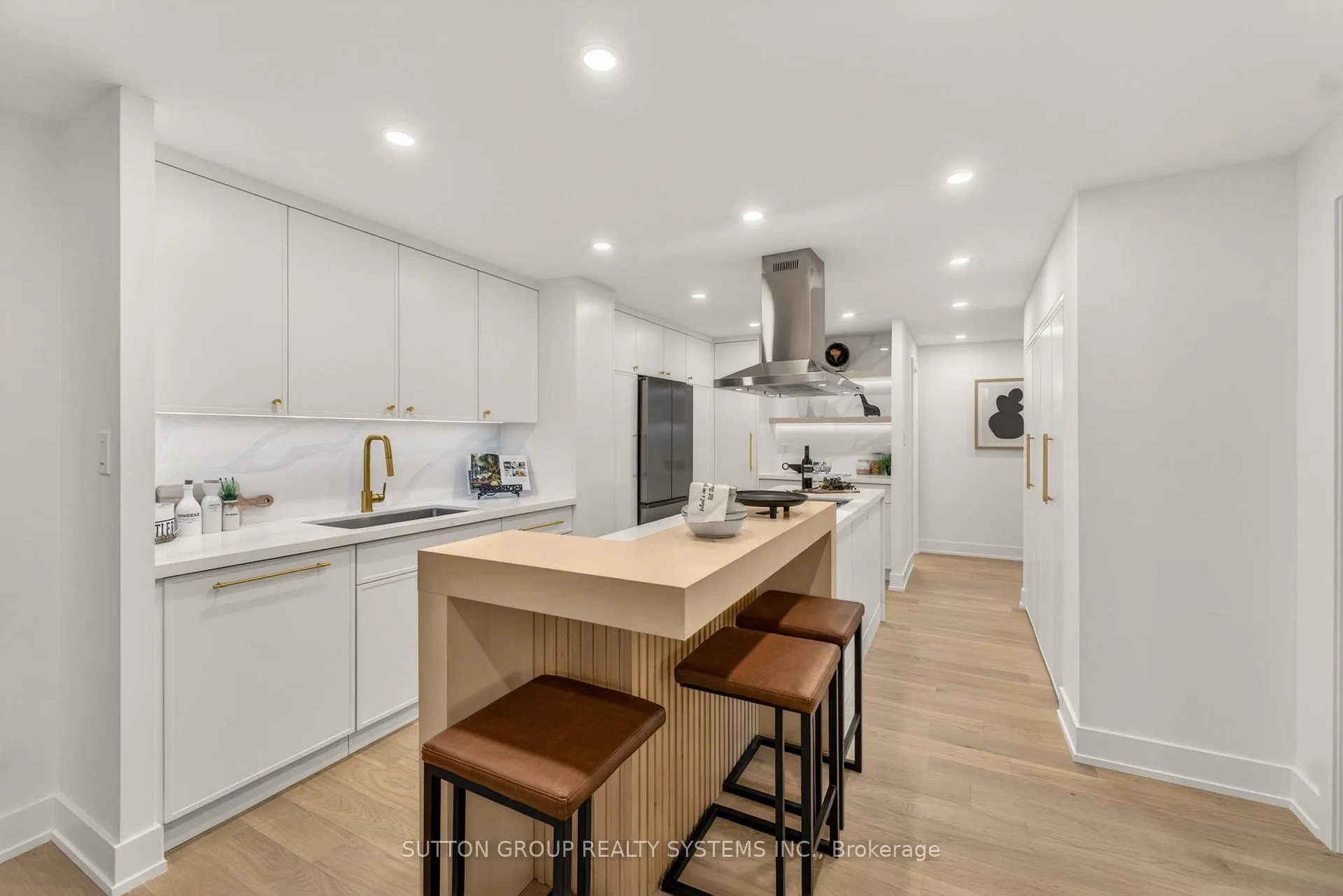 Photo 1 of Unit 1409, 820 Burnhamthorpe Road, Etobicoke, Markland Wood — HOMEH