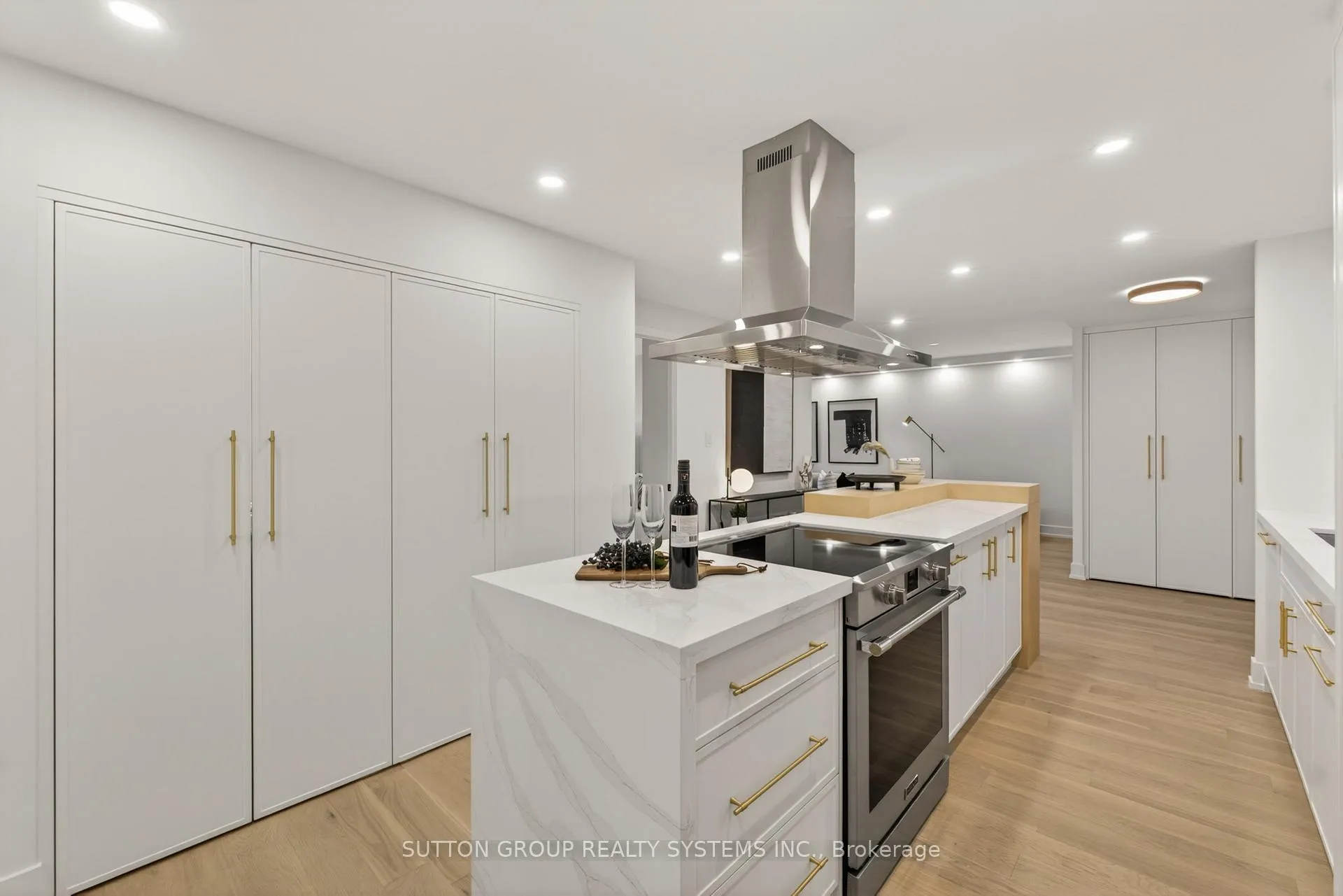 Photo 6 of Unit 1409, 820 Burnhamthorpe Road, Etobicoke, Markland Wood — HOMEH