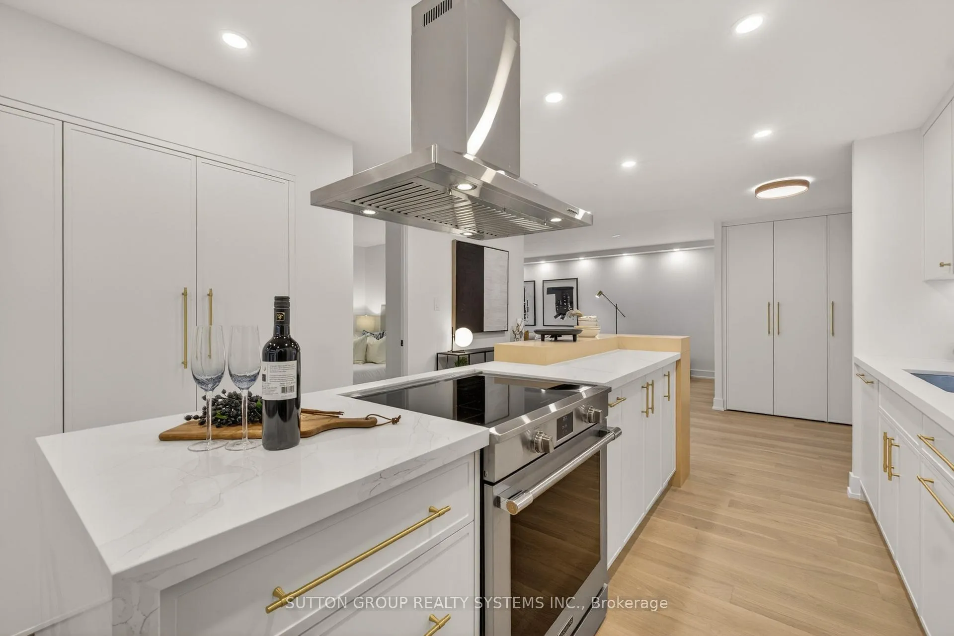 Photo 7 of Unit 1409, 820 Burnhamthorpe Road, Etobicoke, Markland Wood — HOMEH