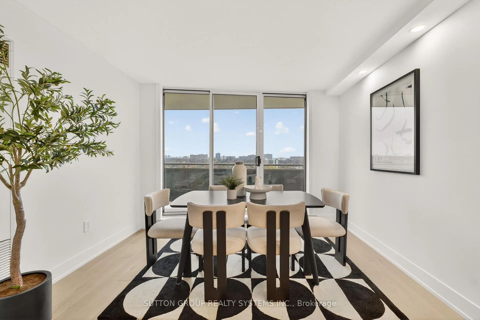 Photo 14 of Unit 1409, 820 Burnhamthorpe Road, Etobicoke, Markland Wood — HOMEH