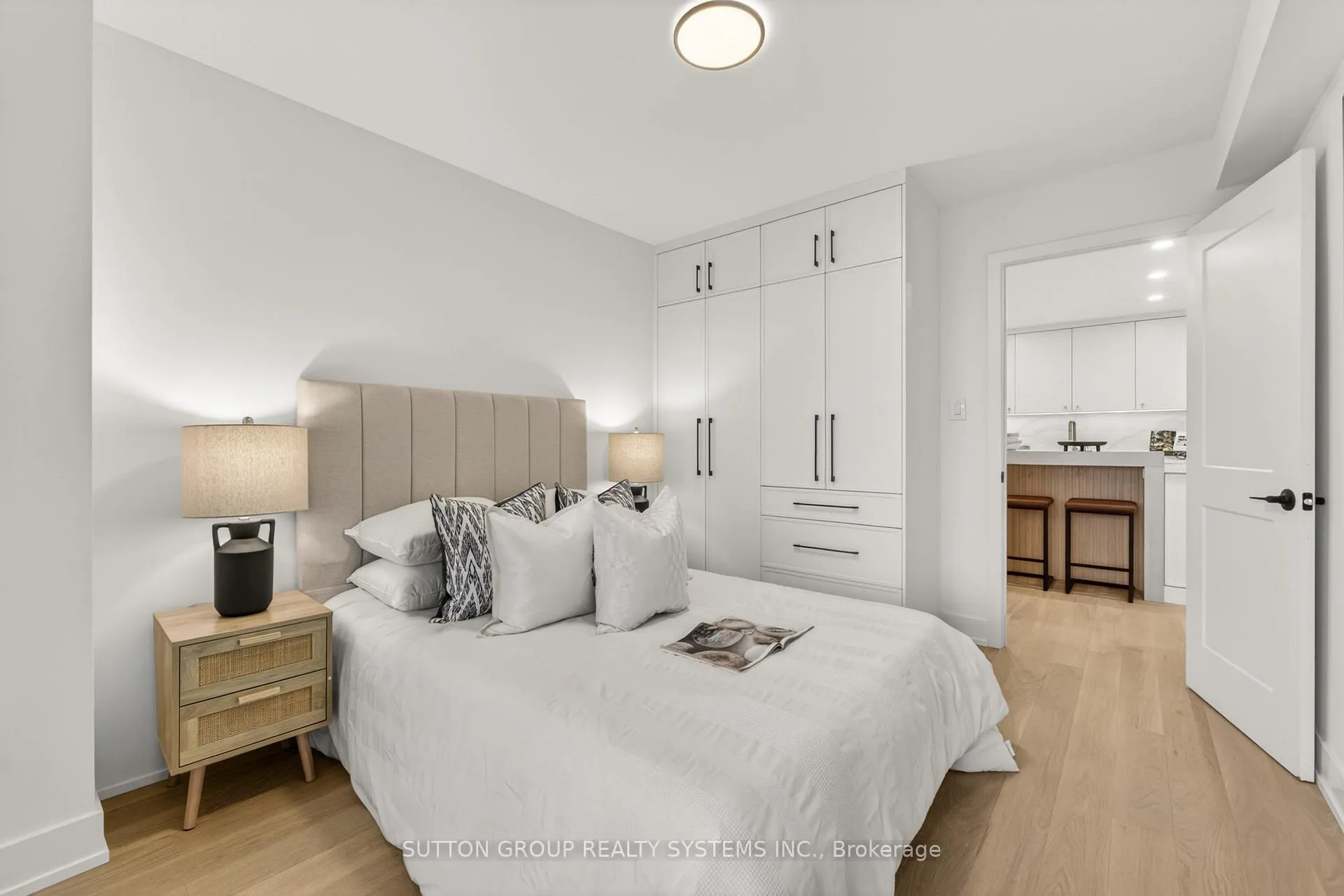 Photo 19 of Unit 1409, 820 Burnhamthorpe Road, Etobicoke, Markland Wood — HOMEH