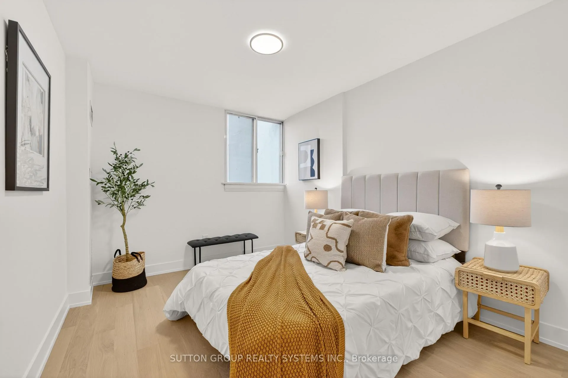 Photo 25 of Unit 1409, 820 Burnhamthorpe Road, Etobicoke, Markland Wood — HOMEH