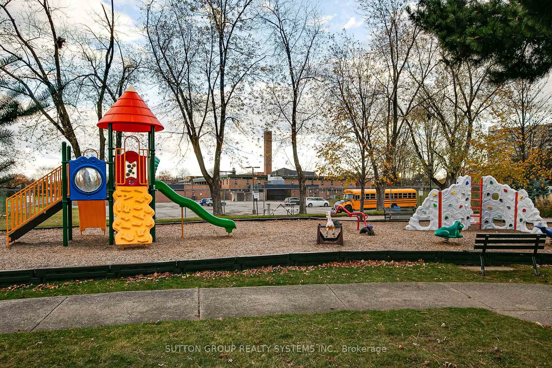 Photo 47 of Unit 1409, 820 Burnhamthorpe Road, Etobicoke, Markland Wood — HOMEH