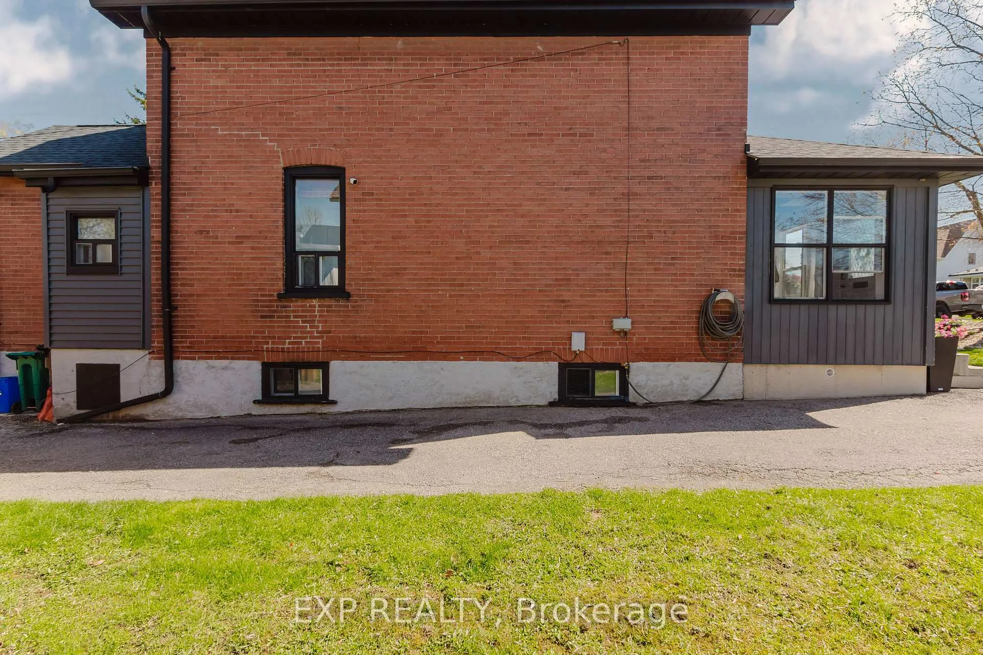 Photo 28 of 263 Shepherd Avenue, Cambridge — HOMEH