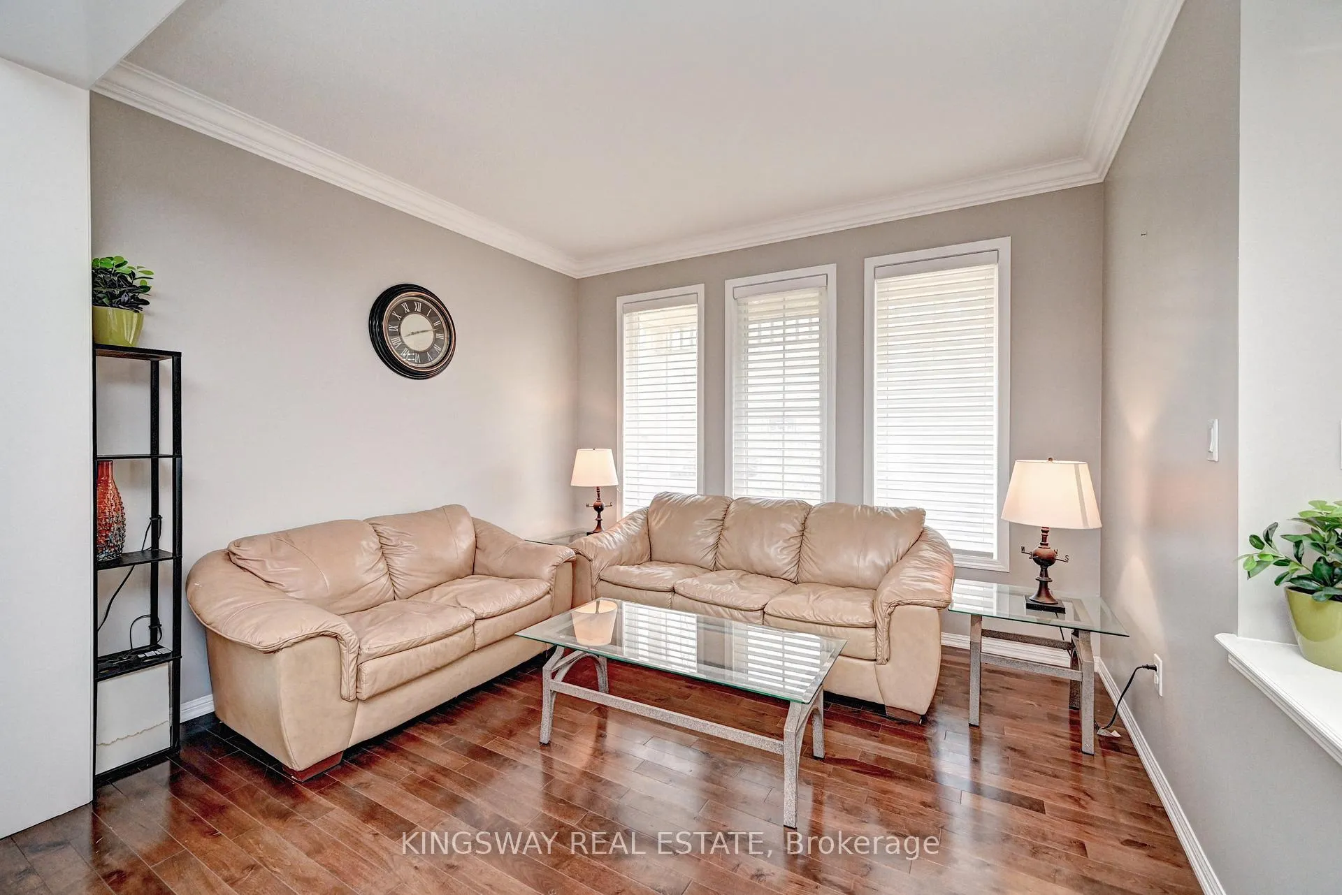Photo 4 of 48 Osgoode Street, Cambridge, Silver Heights — HOMEH