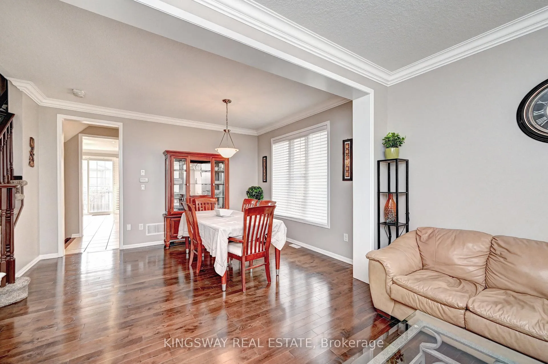 Photo 5 of 48 Osgoode Street, Cambridge, Silver Heights — HOMEH