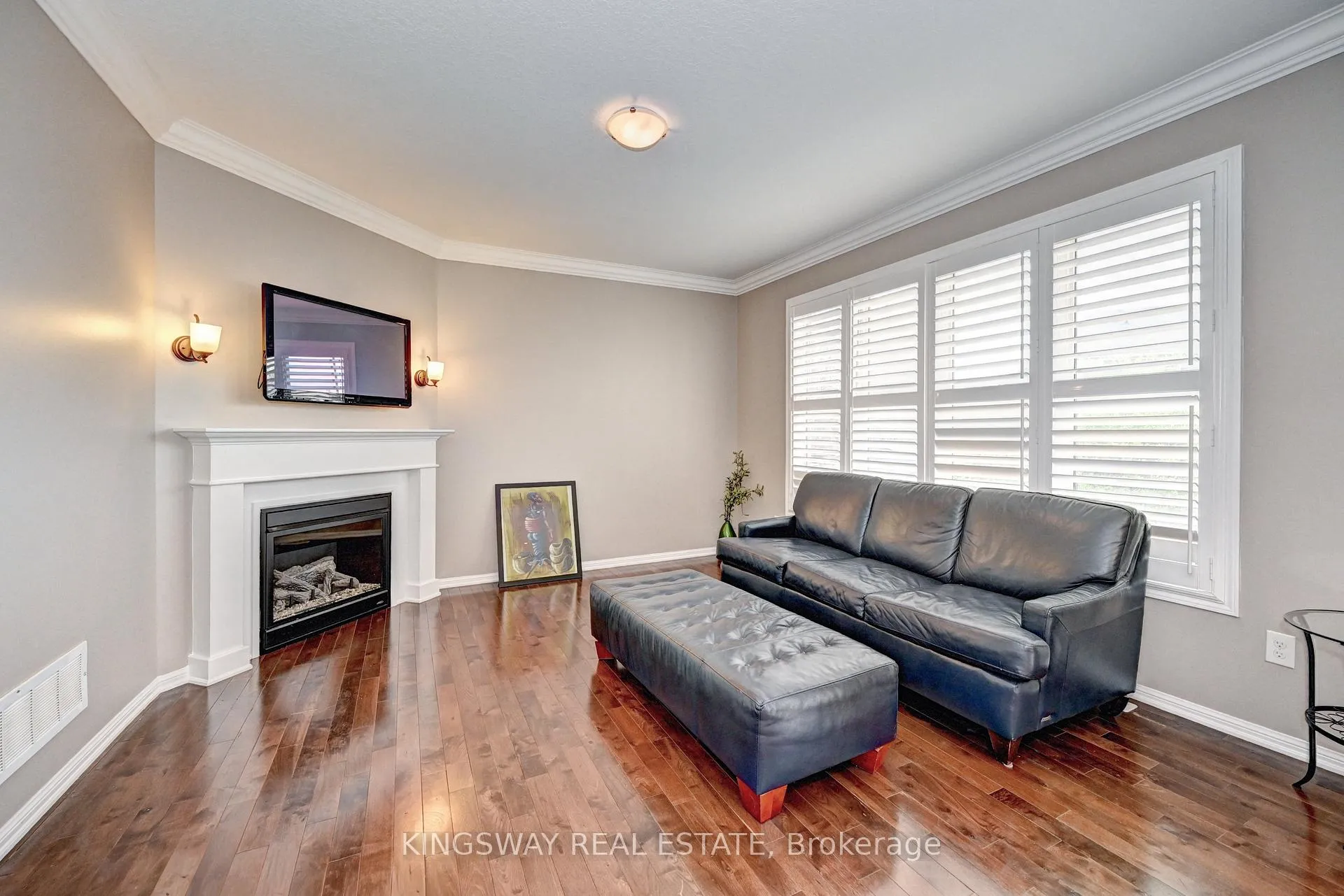 Photo 10 of 48 Osgoode Street, Cambridge, Silver Heights — HOMEH
