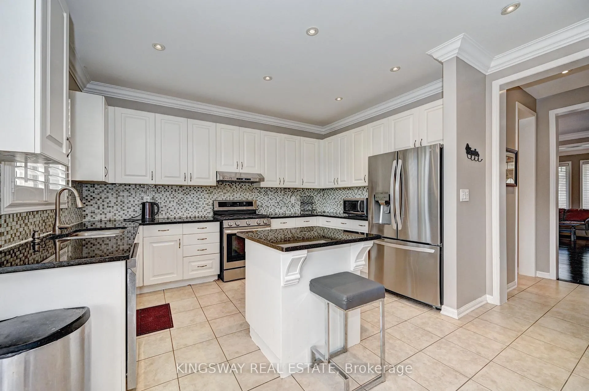 Photo 11 of 48 Osgoode Street, Cambridge, Silver Heights — HOMEH