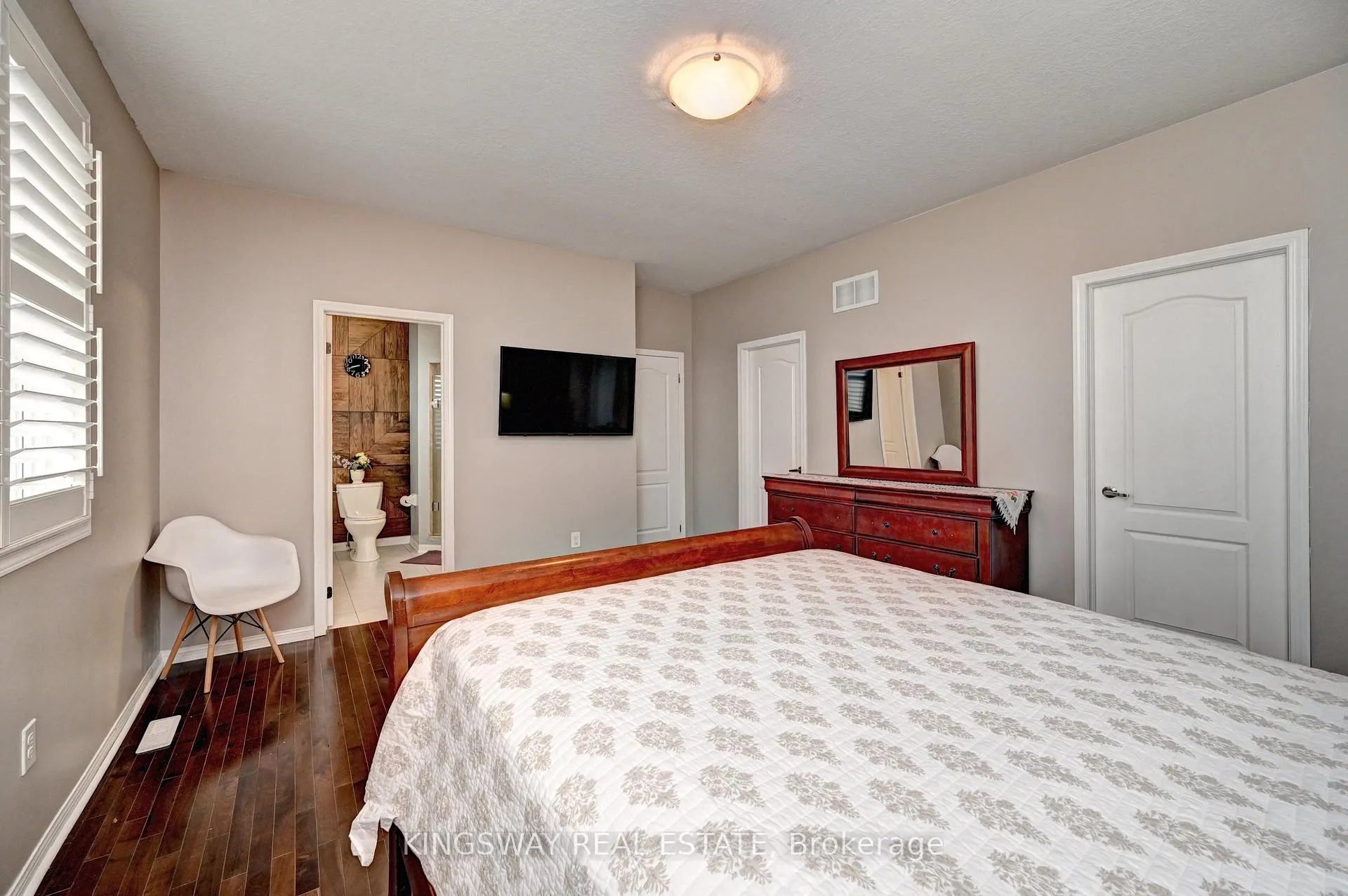 Photo 16 of 48 Osgoode Street, Cambridge, Silver Heights — HOMEH
