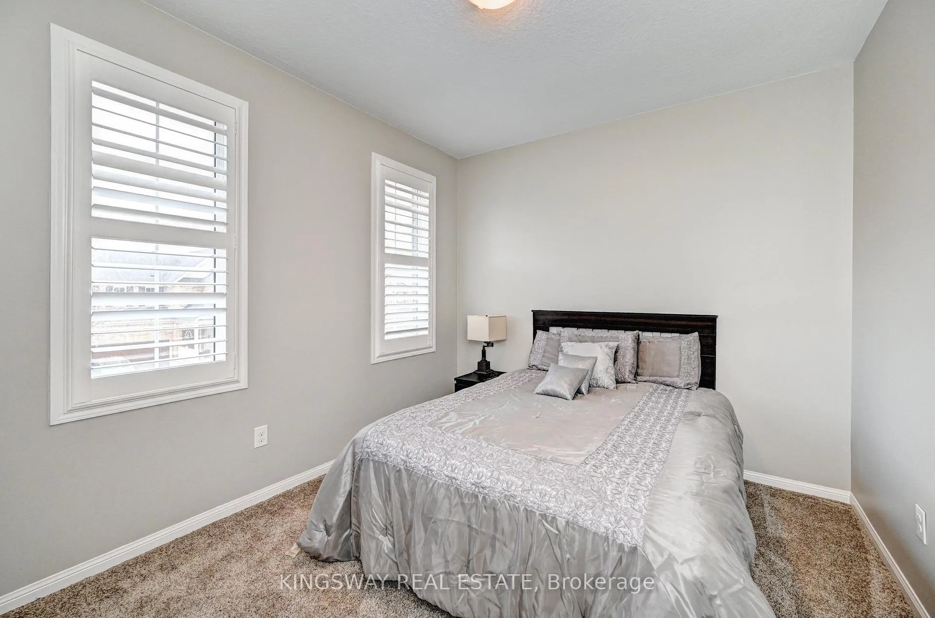 Photo 25 of 48 Osgoode Street, Cambridge, Silver Heights — HOMEH