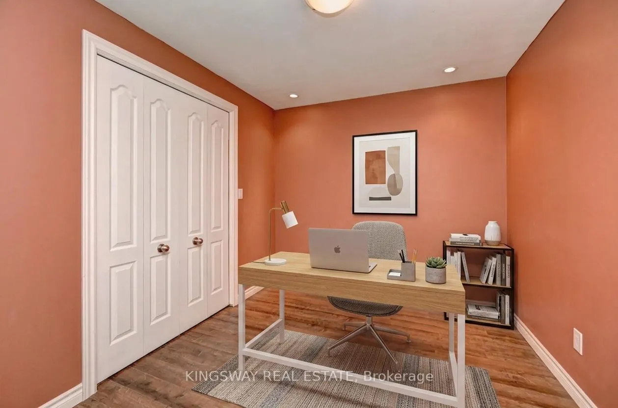 Photo 32 of 48 Osgoode Street, Cambridge, Silver Heights — HOMEH