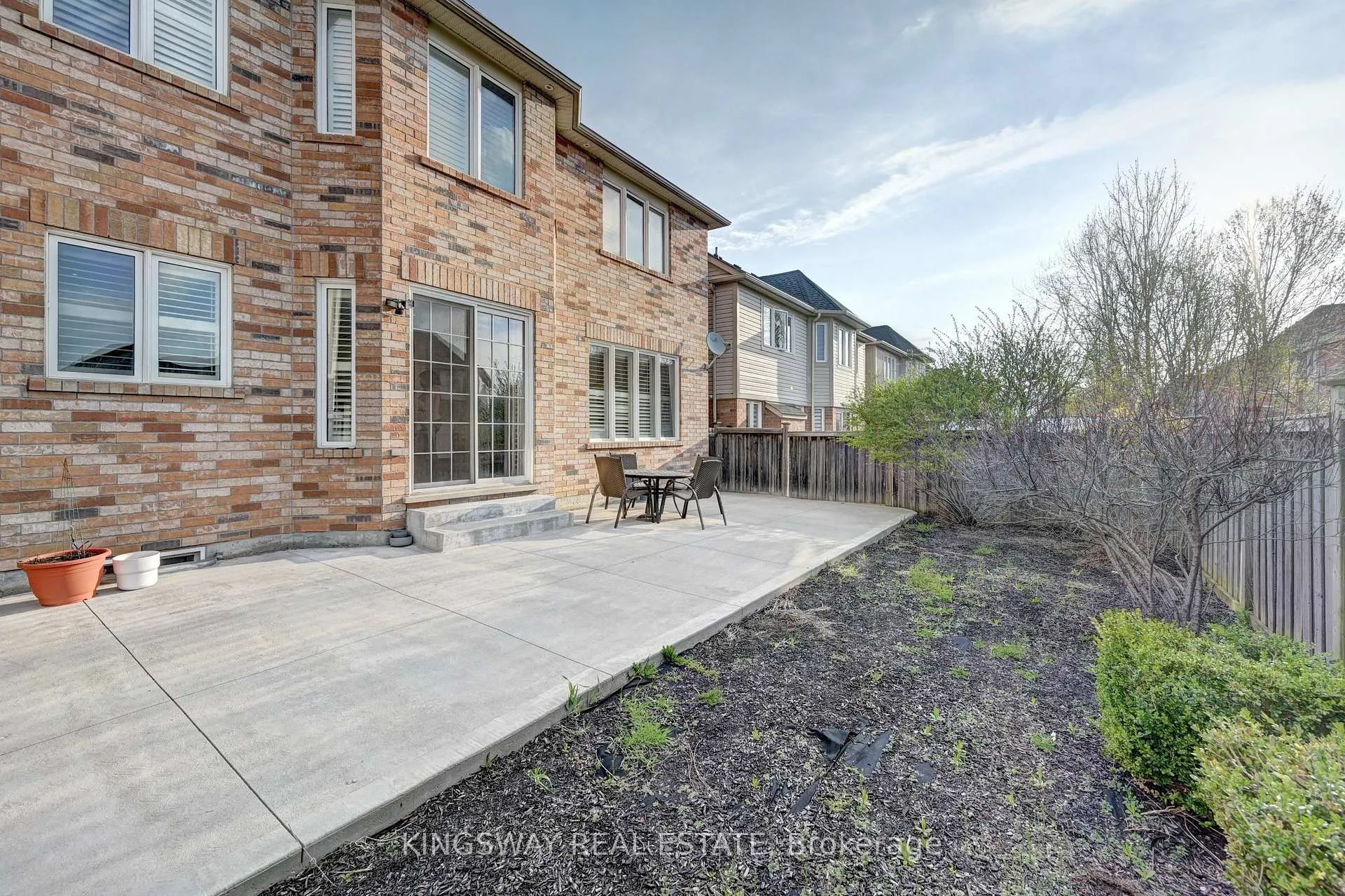 Photo 37 of 48 Osgoode Street, Cambridge, Silver Heights — HOMEH