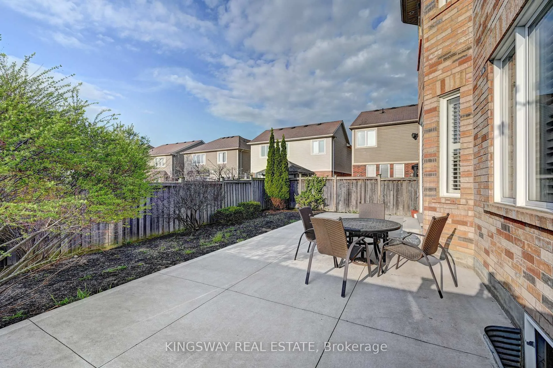 Photo 38 of 48 Osgoode Street, Cambridge, Silver Heights — HOMEH