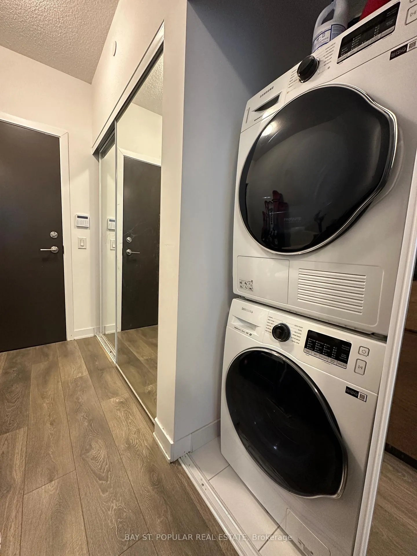 Photo 3 of Unit 612, 10 Honeycrisp Crescent, Vaughan, Vaughan Corporate Centre — HOMEH