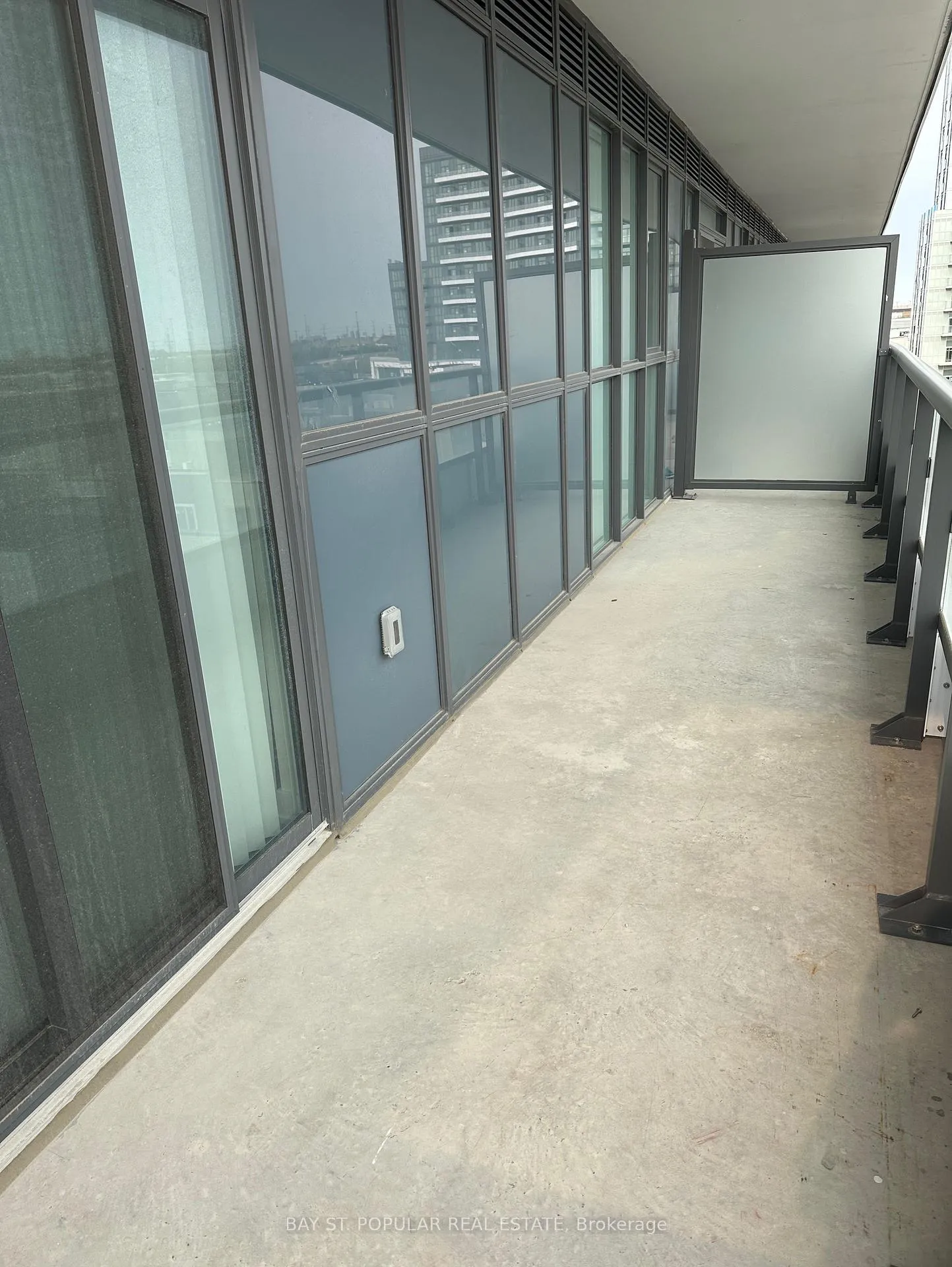 Photo 5 of Unit 612, 10 Honeycrisp Crescent, Vaughan, Vaughan Corporate Centre — HOMEH