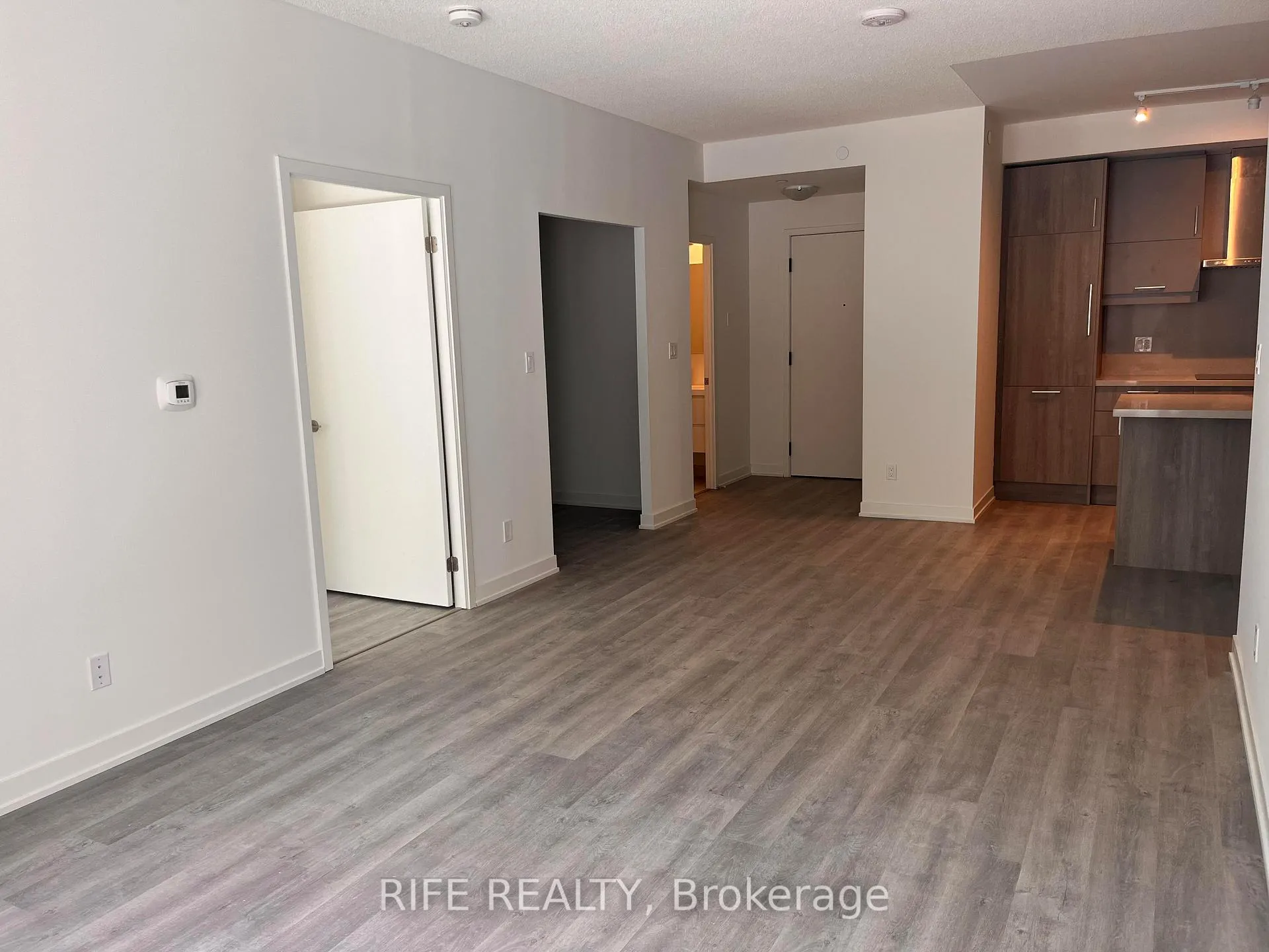 Photo 2 of Unit 304, 38 Simcoe Promenade, Markham, Unionville — HOMEH