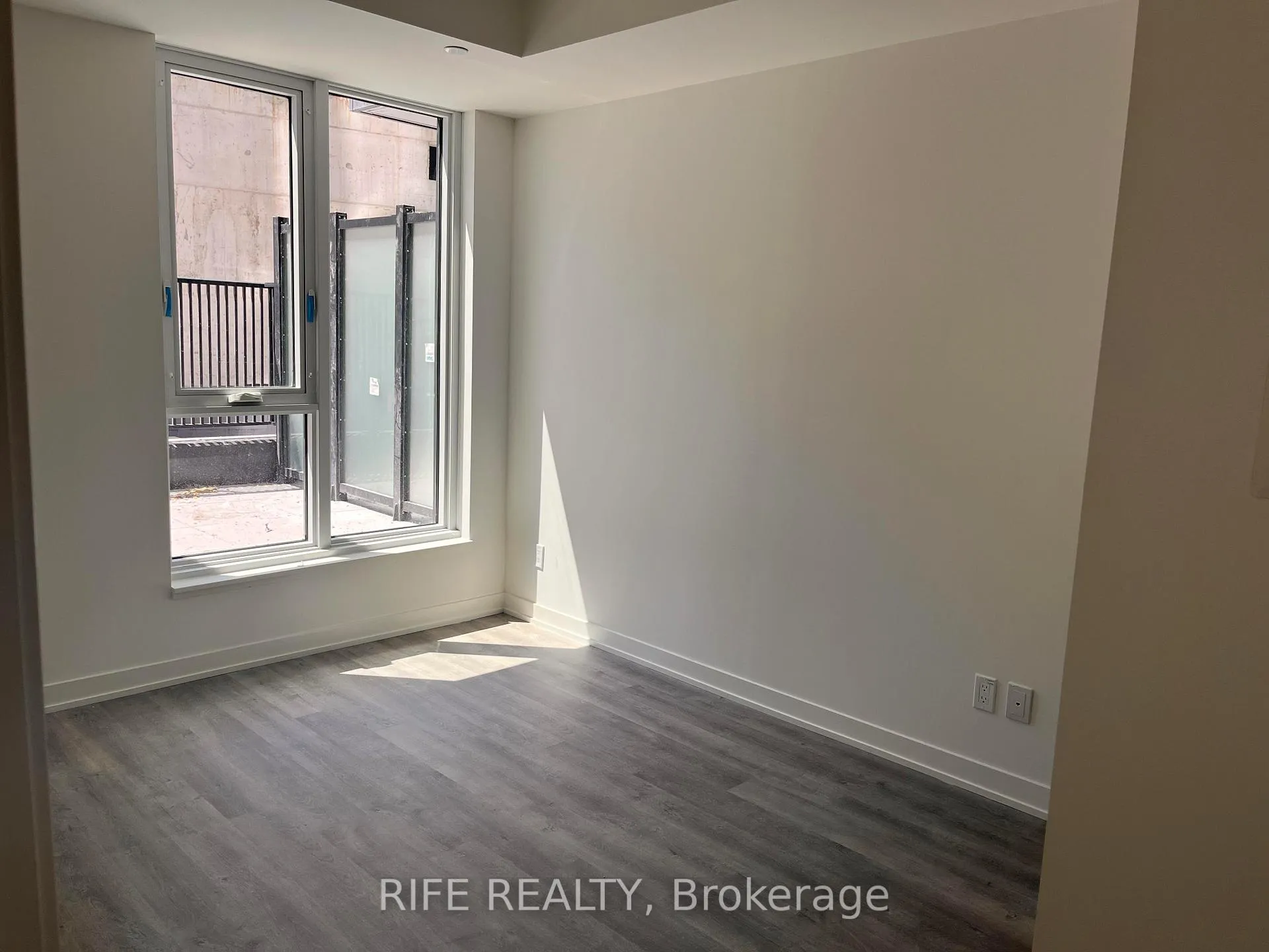 Photo 6 of Unit 304, 38 Simcoe Promenade, Markham, Unionville — HOMEH