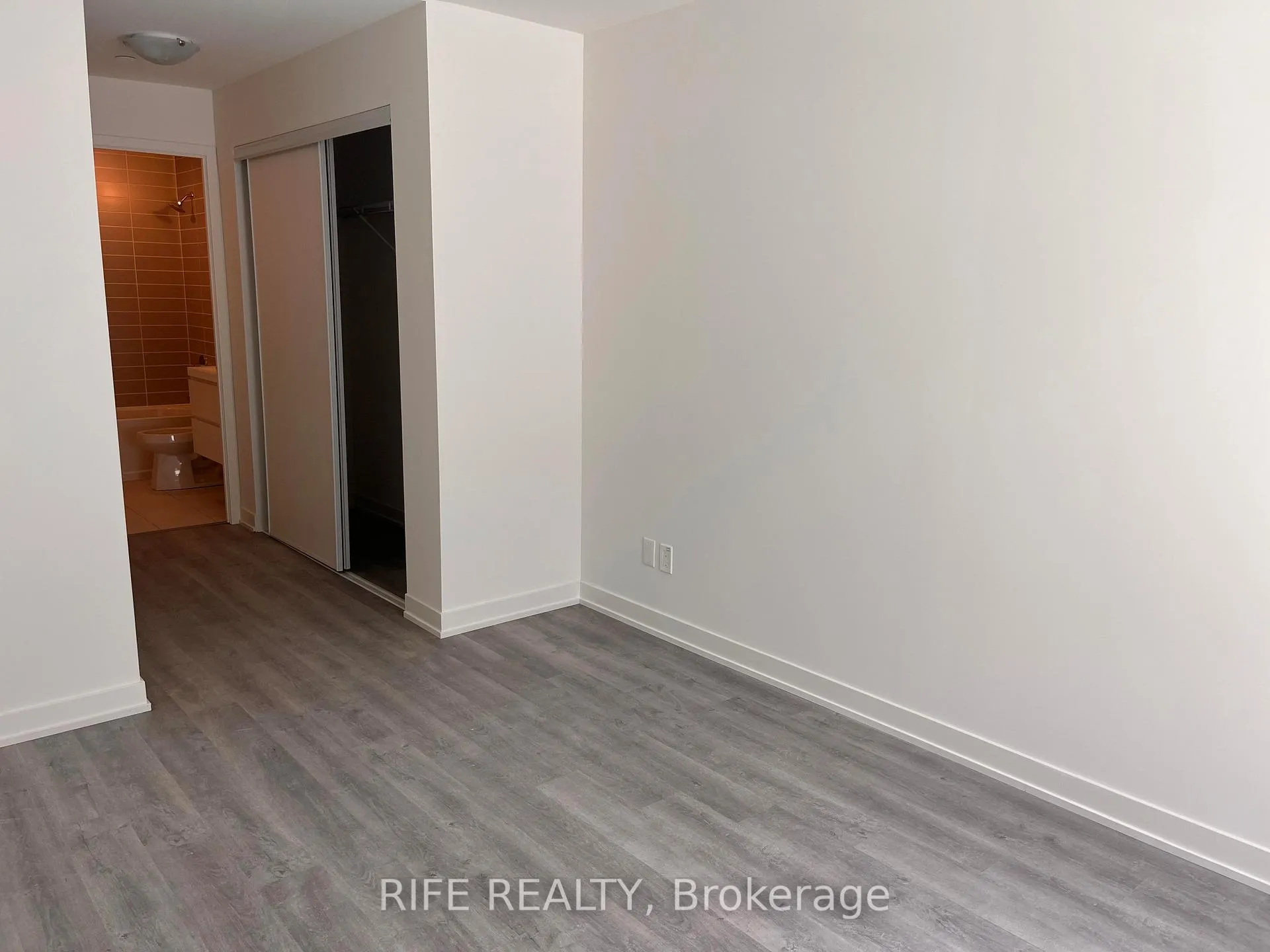 Photo 10 of Unit 304, 38 Simcoe Promenade, Markham, Unionville — HOMEH