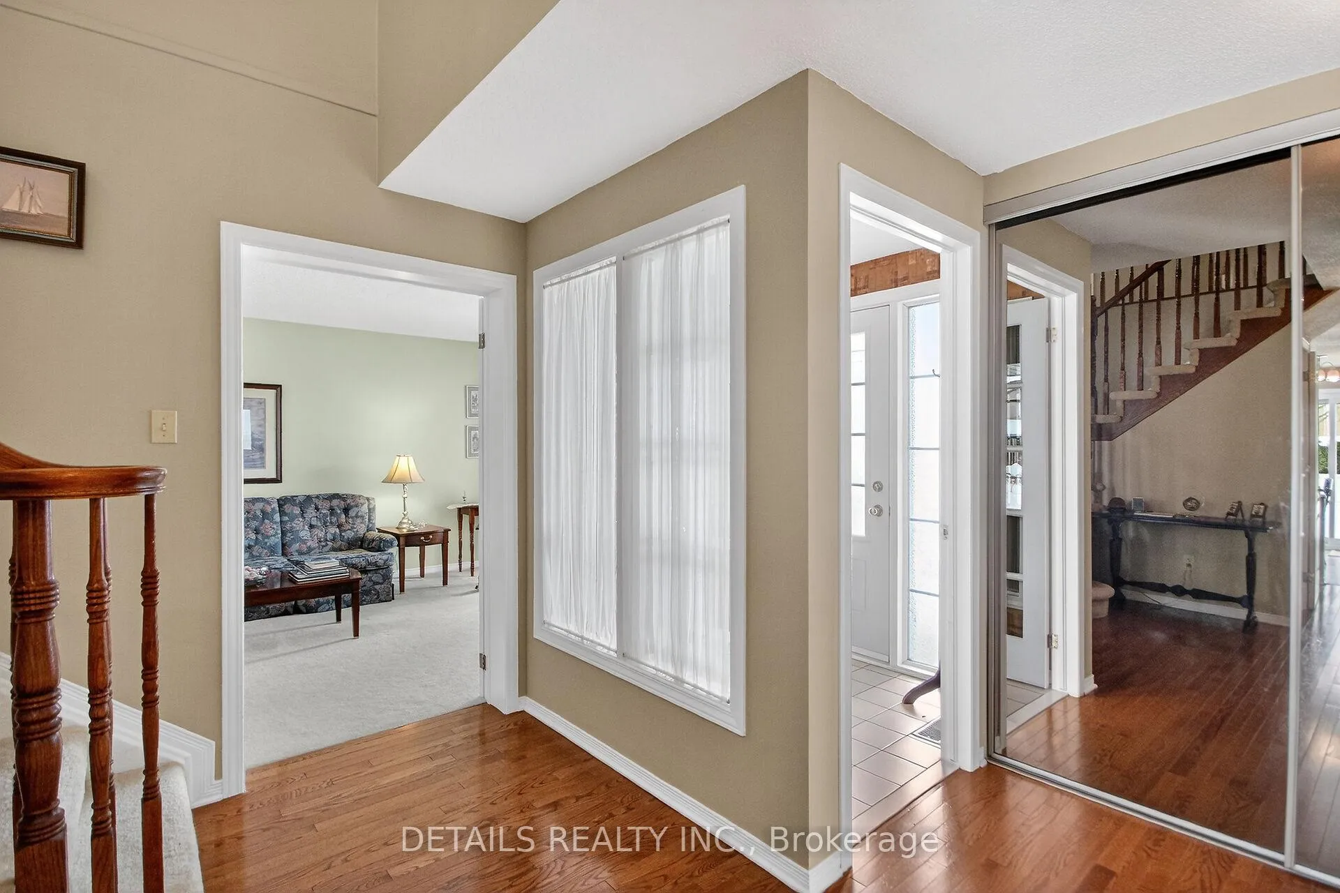 Photo 4 of 6105 Lariviere Crescent, Ottawa, Chapel Hill South - Orleans Village — HOMEH