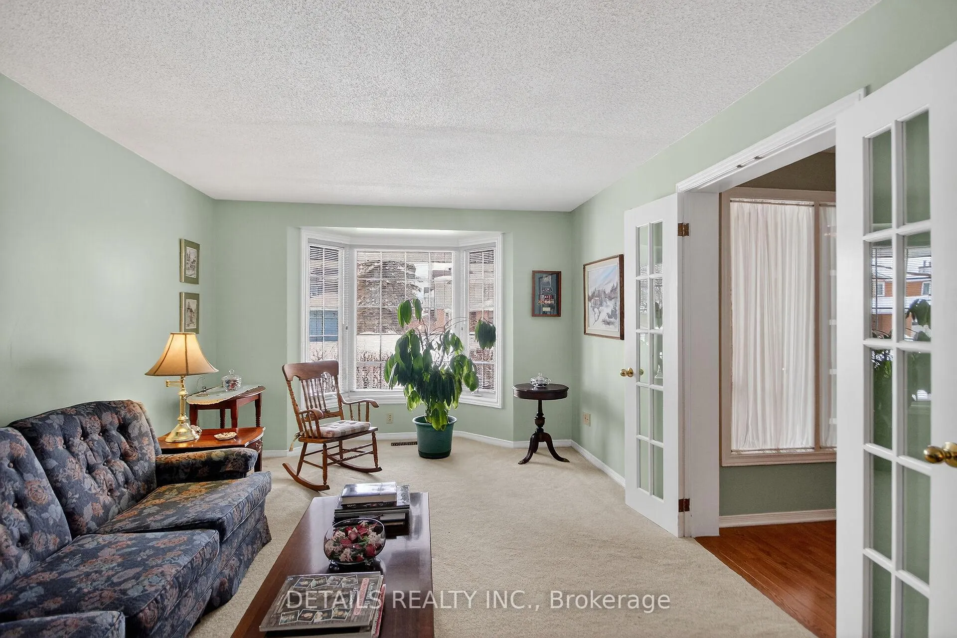 Photo 5 of 6105 Lariviere Crescent, Ottawa, Chapel Hill South - Orleans Village — HOMEH